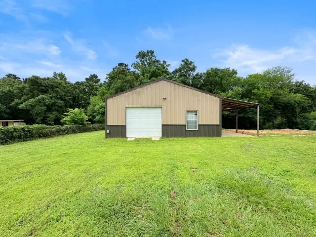 Single Family Residence For Sale in Upshur County , 300 Pine Street, Ore City, Texas 75683, 4 Bedroom, 2 Bathroom, Garage spaces, 2,726 Sqft, built in 1970, mls#21290031, Real Estate Agent in Ore City, Homes For Sale in Upshur county, Homes For Sale in Ore City, Realtor in Ore City Texas, Real Estate Brokerage Independent Realty Texas, Luminita Cordes Realtor