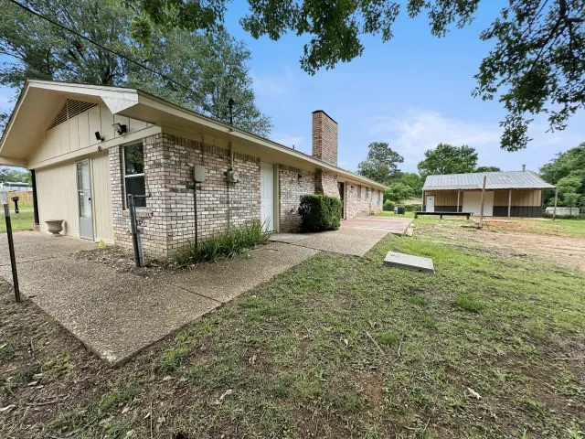 Single Family Residence For Sale in Upshur County , 300 Pine Street, Ore City, Texas 75683, 4 Bedroom, 2 Bathroom, Garage spaces, 2,726 Sqft, built in 1970, mls#21290031, Real Estate Agent in Ore City, Homes For Sale in Upshur county, Homes For Sale in Ore City, Realtor in Ore City Texas, Real Estate Brokerage Independent Realty Texas, Luminita Cordes Realtor