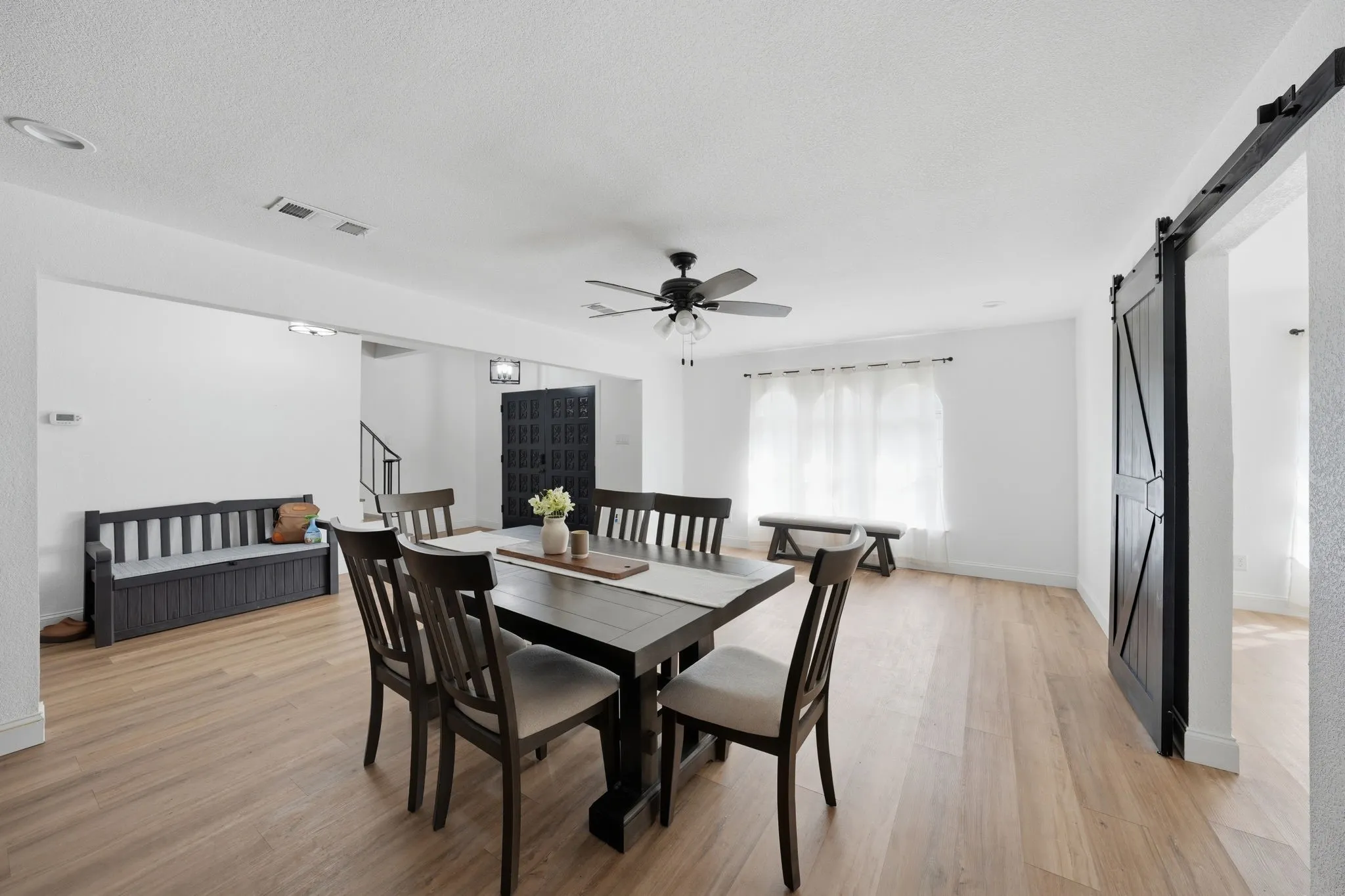 Single Family Residence For Sale in Tarrant County , 8700 Eagleview Court, Fort Worth, Texas 76179, 4 Bedroom, 3 Bathroom, 2 Garage spaces, 2,858 Sqft, built in 1972, mls#21284159, Real Estate Agent in Fort Worth, Homes For Sale in Tarrant county, Homes For Sale in Fort Worth, Realtor in Fort Worth Texas, Real Estate Brokerage Independent Realty Texas, Luminita Cordes Realtor