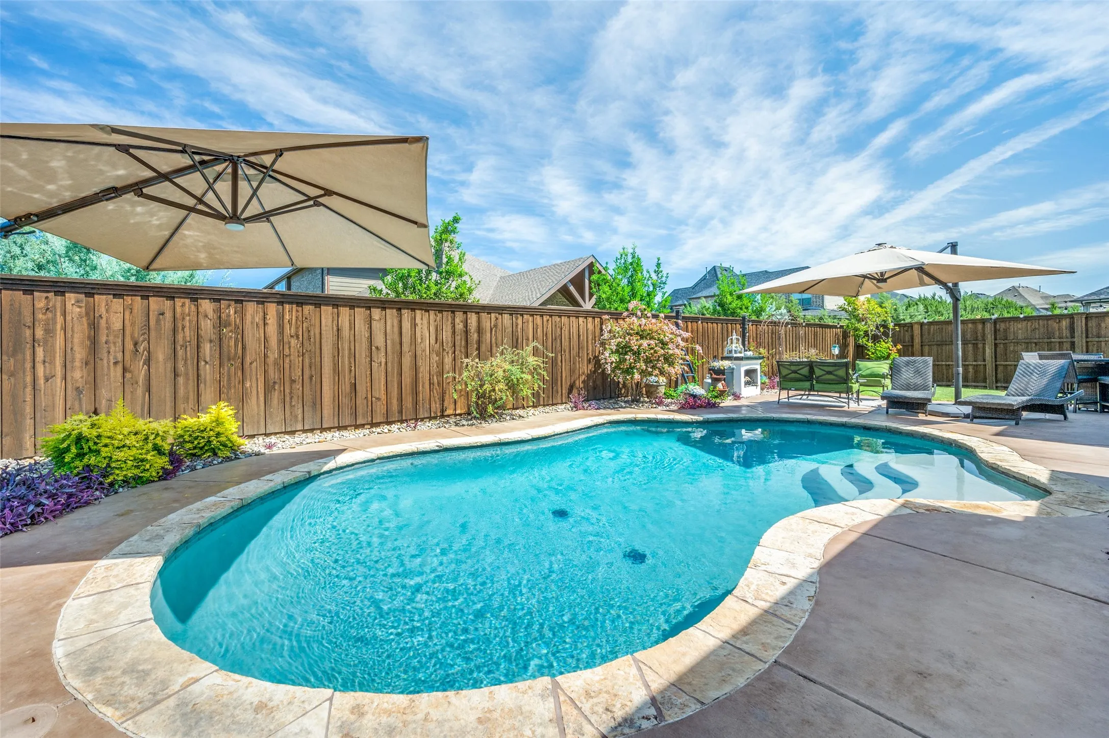 Single Family Residence For Sale in Collin County , 520 Devonshire Drive, Prosper, Texas 75078, 4 Bedroom, 4 Bathroom, 3 Garage spaces, 3,641 Sqft, built in 2010, mls#21290085, Real Estate Agent in Prosper, Homes For Sale in Collin county, Homes For Sale in Prosper, Realtor in Prosper Texas, Real Estate Brokerage Independent Realty Texas, Luminita Cordes Realtor