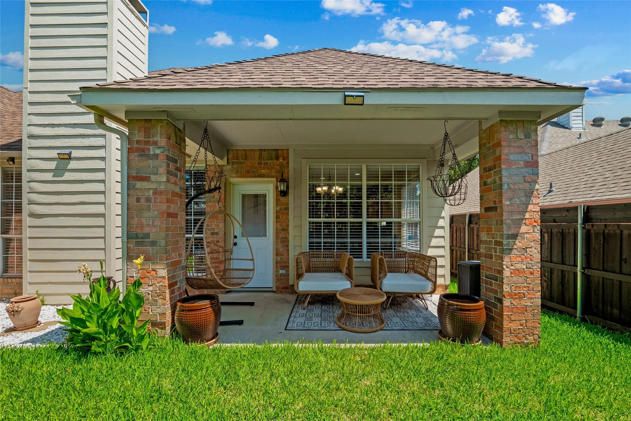 Single Family Residence For Sale in Collin County , 1432 Honey Locust Drive, Plano, Texas 75023, 4 Bedroom, 3 Bathroom, 2 Garage spaces, 2,684 Sqft, built in 1992, mls#21266691, Real Estate Agent in Plano, Homes For Sale in Collin county, Homes For Sale in Plano, Realtor in Plano Texas, Real Estate Brokerage Independent Realty Texas, Luminita Cordes Realtor