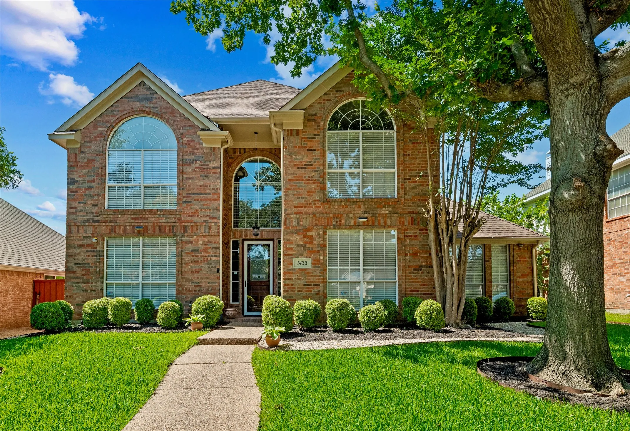 Single Family Residence For Sale in Collin County , 1432 Honey Locust Drive, Plano, Texas 75023, 4 Bedroom, 3 Bathroom, 2 Garage spaces, 2,684 Sqft, built in 1992, mls#21266691, Real Estate Agent in Plano, Homes For Sale in Collin county, Homes For Sale in Plano, Realtor in Plano Texas, Real Estate Brokerage Independent Realty Texas, Luminita Cordes Realtor