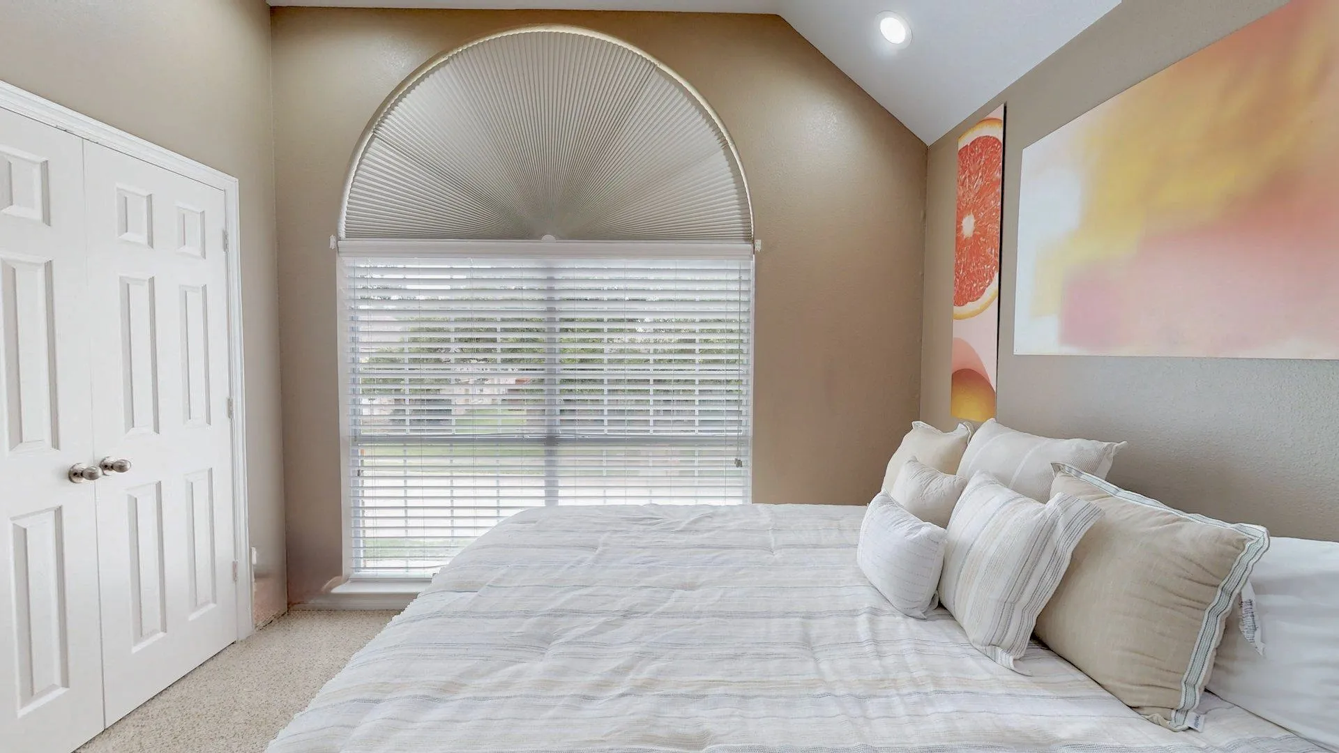 Double closet in BdRm 3