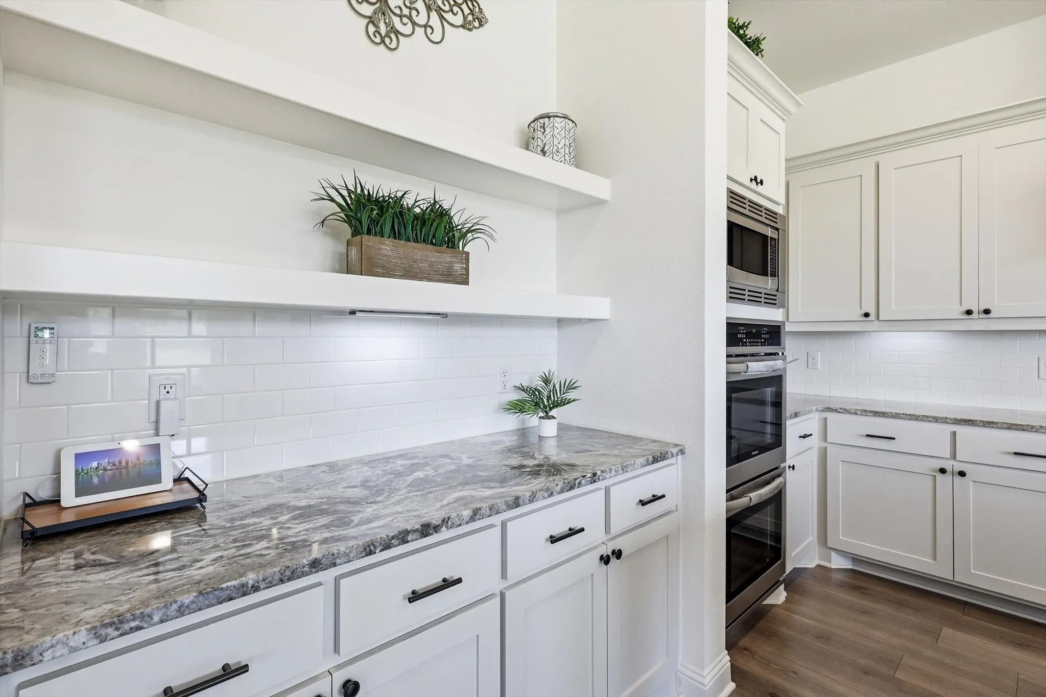 Single Family Residence For Sale in Parker County , 266 Odell Road, Springtown, Texas 76082, 3 Bedroom, 3 Bathroom, 3 Garage spaces, 2,335 Sqft, built in 2021, mls#21259097, Real Estate Agent in Springtown, Homes For Sale in Parker county, Homes For Sale in Springtown, Realtor in Springtown Texas, Real Estate Brokerage Independent Realty Texas, Luminita Cordes Realtor