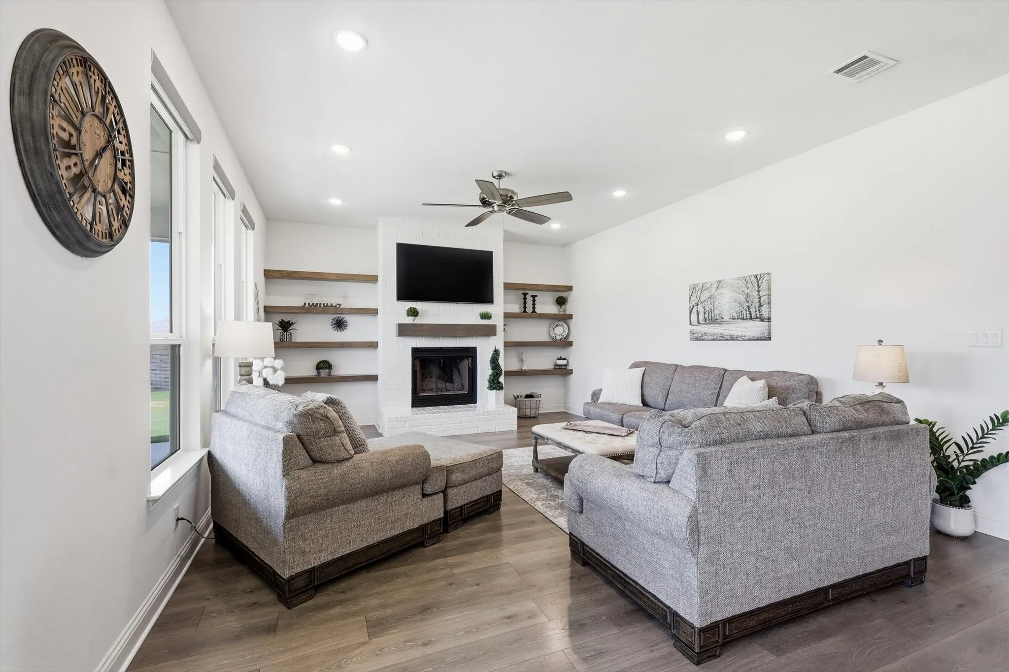 Single Family Residence For Sale in Parker County , 266 Odell Road, Springtown, Texas 76082, 3 Bedroom, 3 Bathroom, 3 Garage spaces, 2,335 Sqft, built in 2021, mls#21259097, Real Estate Agent in Springtown, Homes For Sale in Parker county, Homes For Sale in Springtown, Realtor in Springtown Texas, Real Estate Brokerage Independent Realty Texas, Luminita Cordes Realtor