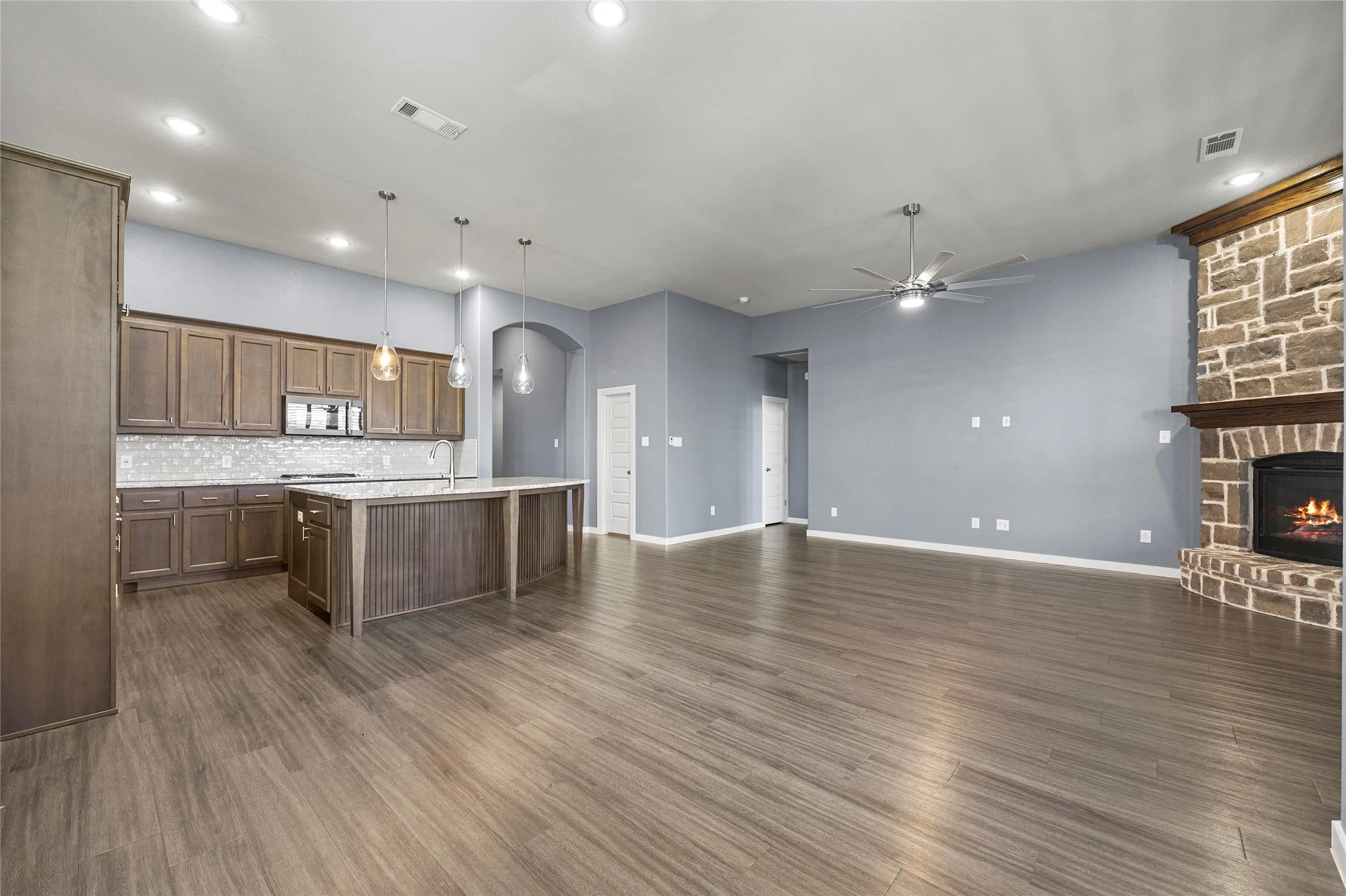 Single Family Residence For Sale in Rockwall County , 4034 Lagoon Place, Royse City, Texas 75189, 4 Bedroom, 3 Bathroom, 2 Garage spaces, 2,286 Sqft, built in 2019, mls#21284875, Real Estate Agent in Royse City, Homes For Sale in Rockwall county, Homes For Sale in Royse City, Realtor in Royse City Texas, Real Estate Brokerage Independent Realty Texas, Luminita Cordes Realtor