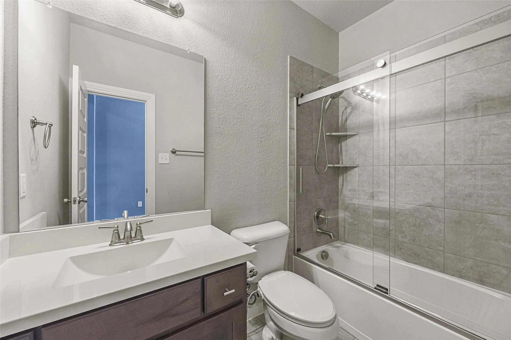 Single Family Residence For Sale in Rockwall County , 4034 Lagoon Place, Royse City, Texas 75189, 4 Bedroom, 3 Bathroom, 2 Garage spaces, 2,286 Sqft, built in 2019, mls#21284875, Real Estate Agent in Royse City, Homes For Sale in Rockwall county, Homes For Sale in Royse City, Realtor in Royse City Texas, Real Estate Brokerage Independent Realty Texas, Luminita Cordes Realtor