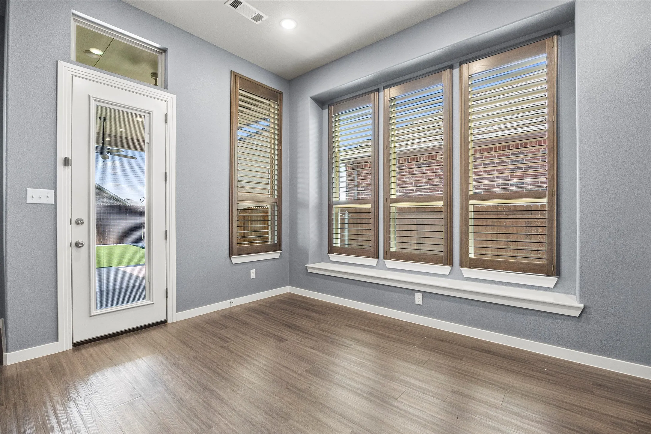 Single Family Residence For Sale in Rockwall County , 4034 Lagoon Place, Royse City, Texas 75189, 4 Bedroom, 3 Bathroom, 2 Garage spaces, 2,286 Sqft, built in 2019, mls#21284875, Real Estate Agent in Royse City, Homes For Sale in Rockwall county, Homes For Sale in Royse City, Realtor in Royse City Texas, Real Estate Brokerage Independent Realty Texas, Luminita Cordes Realtor