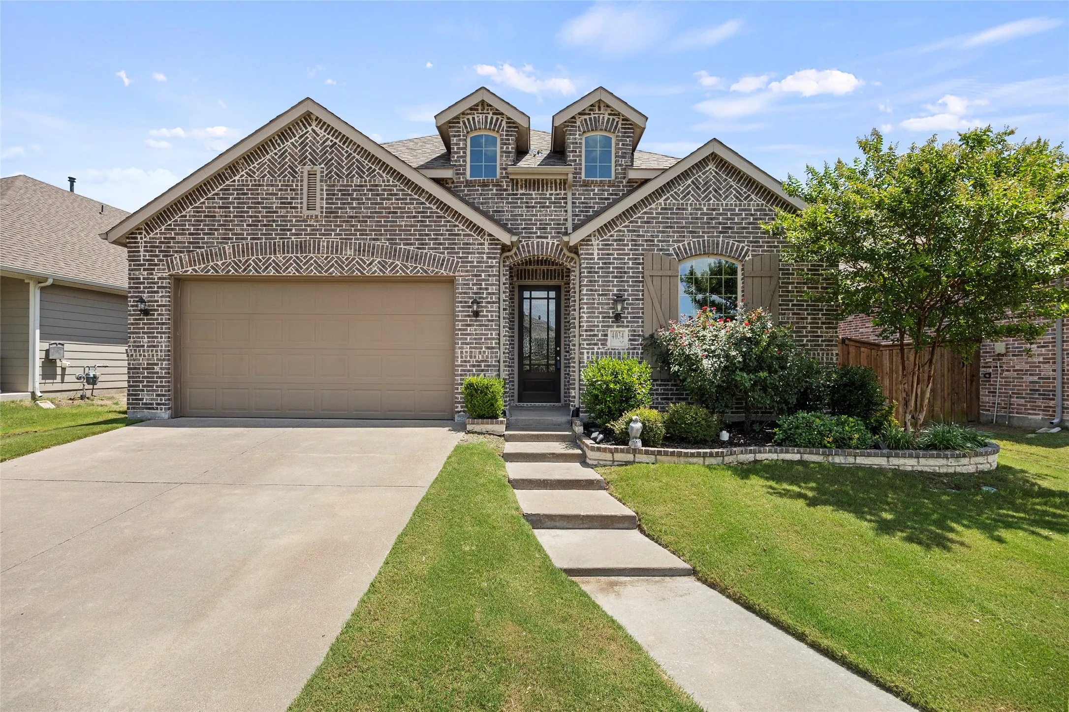 Single Family Residence For Sale in Rockwall County , 4034 Lagoon Place, Royse City, Texas 75189, 4 Bedroom, 3 Bathroom, 2 Garage spaces, 2,286 Sqft, built in 2019, mls#21284875, Real Estate Agent in Royse City, Homes For Sale in Rockwall county, Homes For Sale in Royse City, Realtor in Royse City Texas, Real Estate Brokerage Independent Realty Texas, Luminita Cordes Realtor