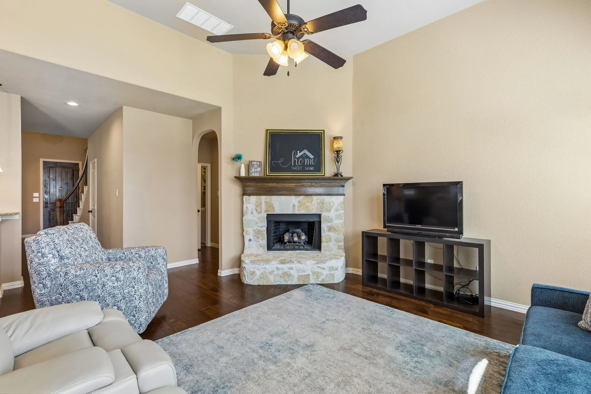 Single Family Residence For Sale in Denton County , 2452 Elm Valley Drive, Little Elm, Texas 75068, 4 Bedroom, 3 Bathroom, 2 Garage spaces, 2,645 Sqft, built in 2013, mls#21287780, Real Estate Agent in Little Elm, Homes For Sale in Denton county, Homes For Sale in Little Elm, Realtor in Little Elm Texas, Real Estate Brokerage Independent Realty Texas, Luminita Cordes Realtor