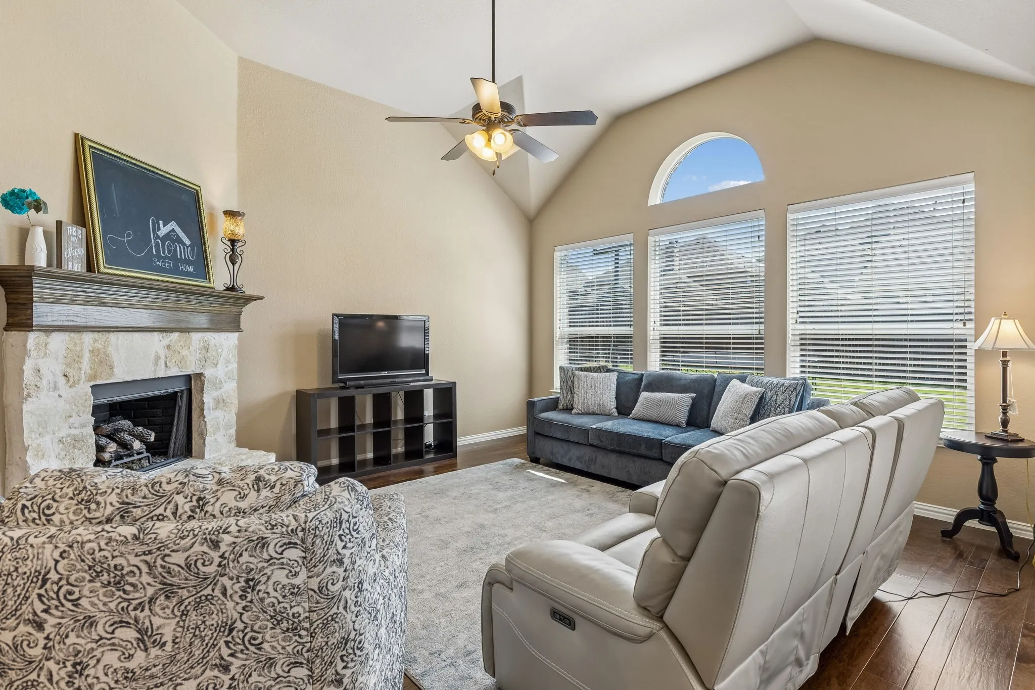 Single Family Residence For Sale in Denton County , 2452 Elm Valley Drive, Little Elm, Texas 75068, 4 Bedroom, 3 Bathroom, 2 Garage spaces, 2,645 Sqft, built in 2013, mls#21287780, Real Estate Agent in Little Elm, Homes For Sale in Denton county, Homes For Sale in Little Elm, Realtor in Little Elm Texas, Real Estate Brokerage Independent Realty Texas, Luminita Cordes Realtor