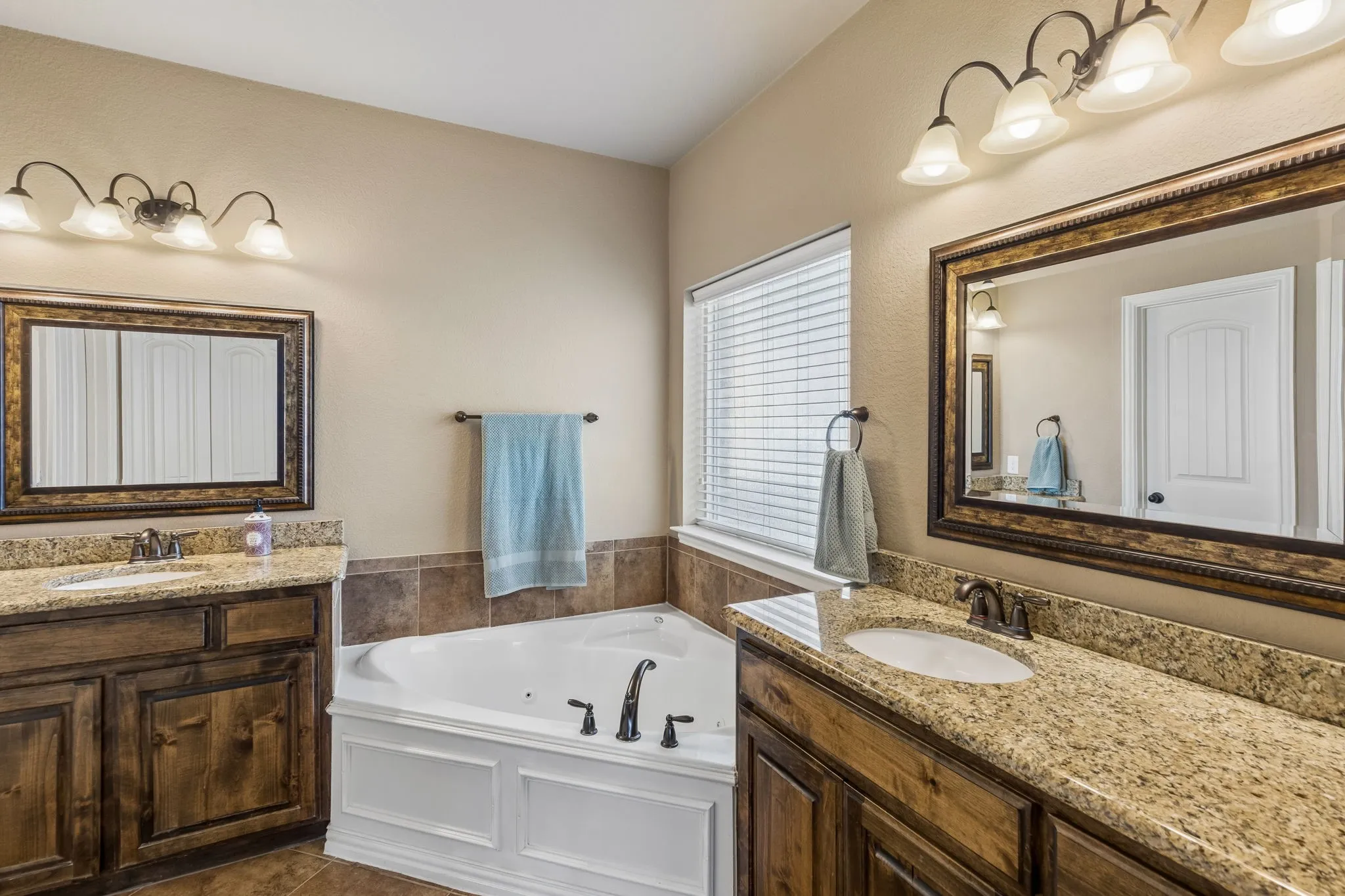 Primary Ensuite Bath