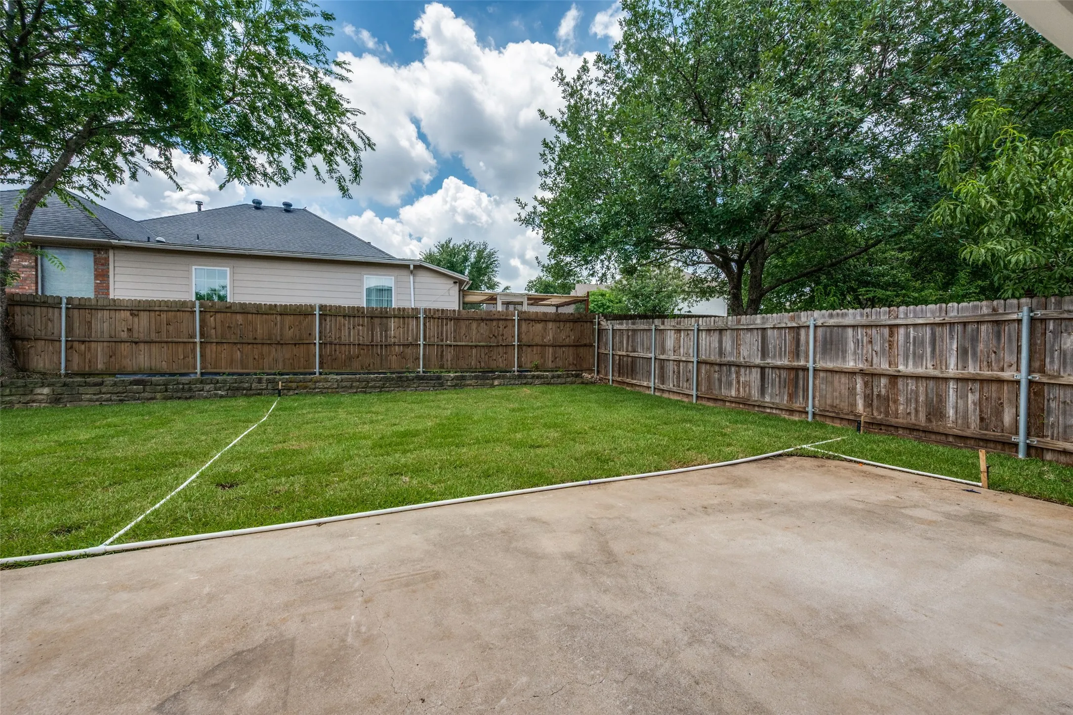 Single Family Residence For Sale in Tarrant County , 2308 Bear Run Road, Arlington, Texas 76001, 4 Bedroom, 2 Bathroom, 2 Garage spaces, 2,376 Sqft, built in 2002, mls#21288418, Real Estate Agent in Arlington, Homes For Sale in Tarrant county, Homes For Sale in Arlington, Realtor in Arlington Texas, Real Estate Brokerage Independent Realty Texas, Luminita Cordes Realtor
