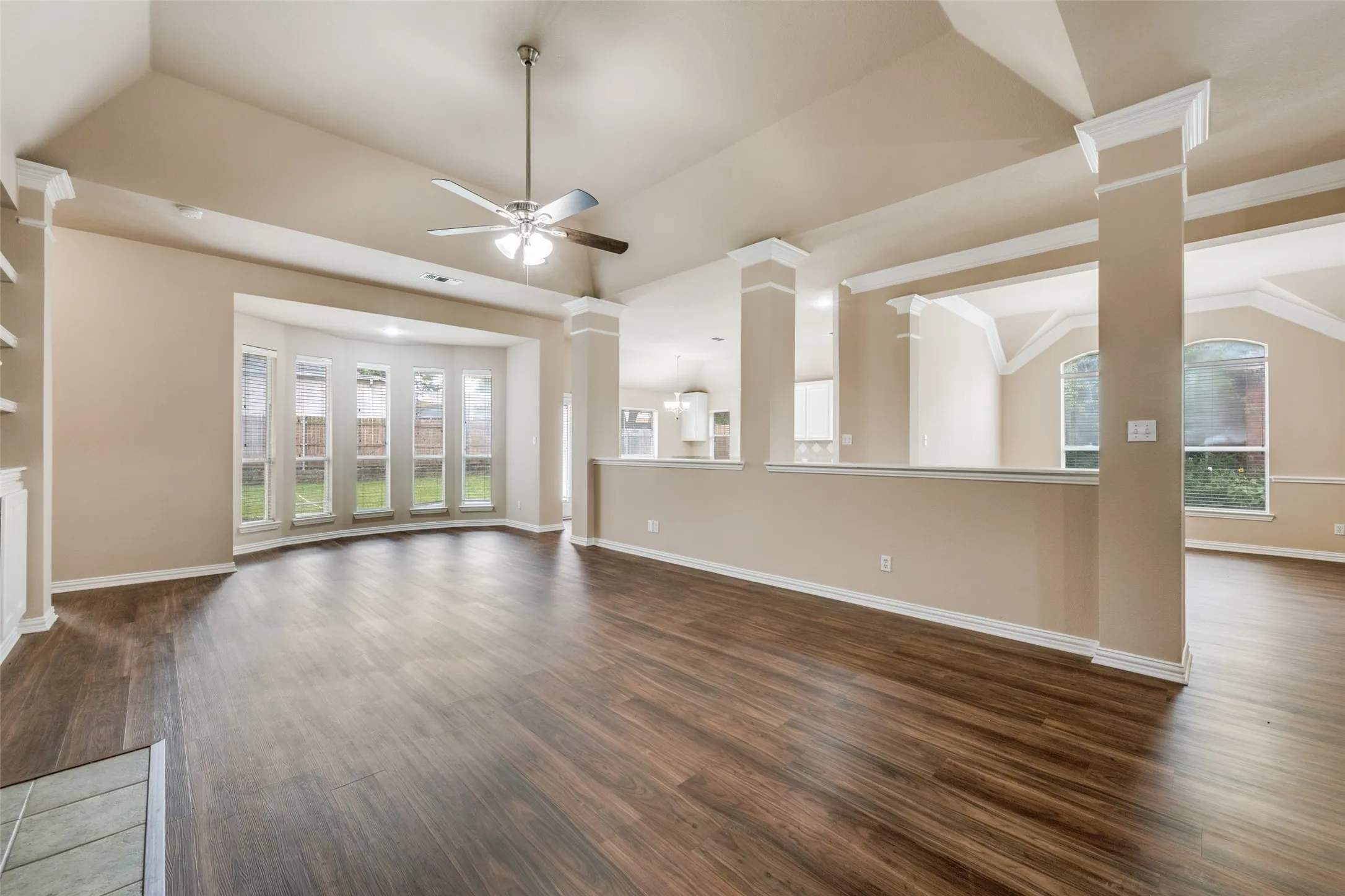 Single Family Residence For Sale in Tarrant County , 2308 Bear Run Road, Arlington, Texas 76001, 4 Bedroom, 2 Bathroom, 2 Garage spaces, 2,376 Sqft, built in 2002, mls#21288418, Real Estate Agent in Arlington, Homes For Sale in Tarrant county, Homes For Sale in Arlington, Realtor in Arlington Texas, Real Estate Brokerage Independent Realty Texas, Luminita Cordes Realtor