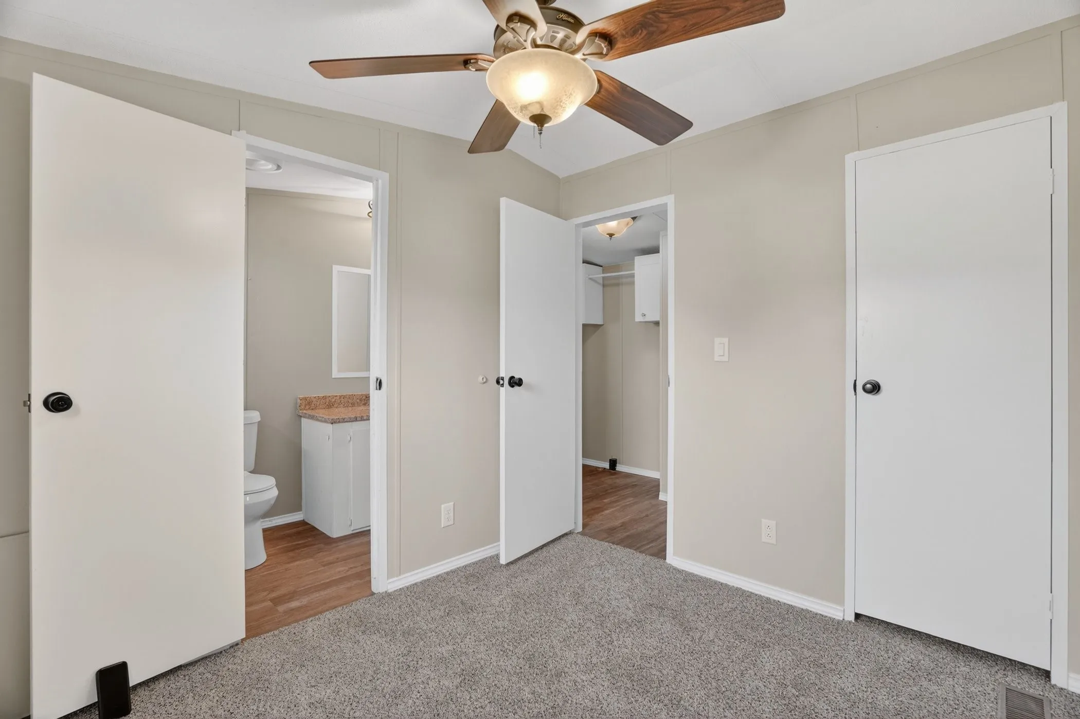 Mobile Home For Sale in Hood County , 7601 River Run, Granbury, Texas 76049, 2 Bedroom, 2 Bathroom, Garage spaces, 896 Sqft, built in 1995, mls#21276334, Real Estate Agent in Granbury, Homes For Sale in Hood county, Homes For Sale in Granbury, Realtor in Granbury Texas, Real Estate Brokerage Independent Realty Texas, Luminita Cordes Realtor