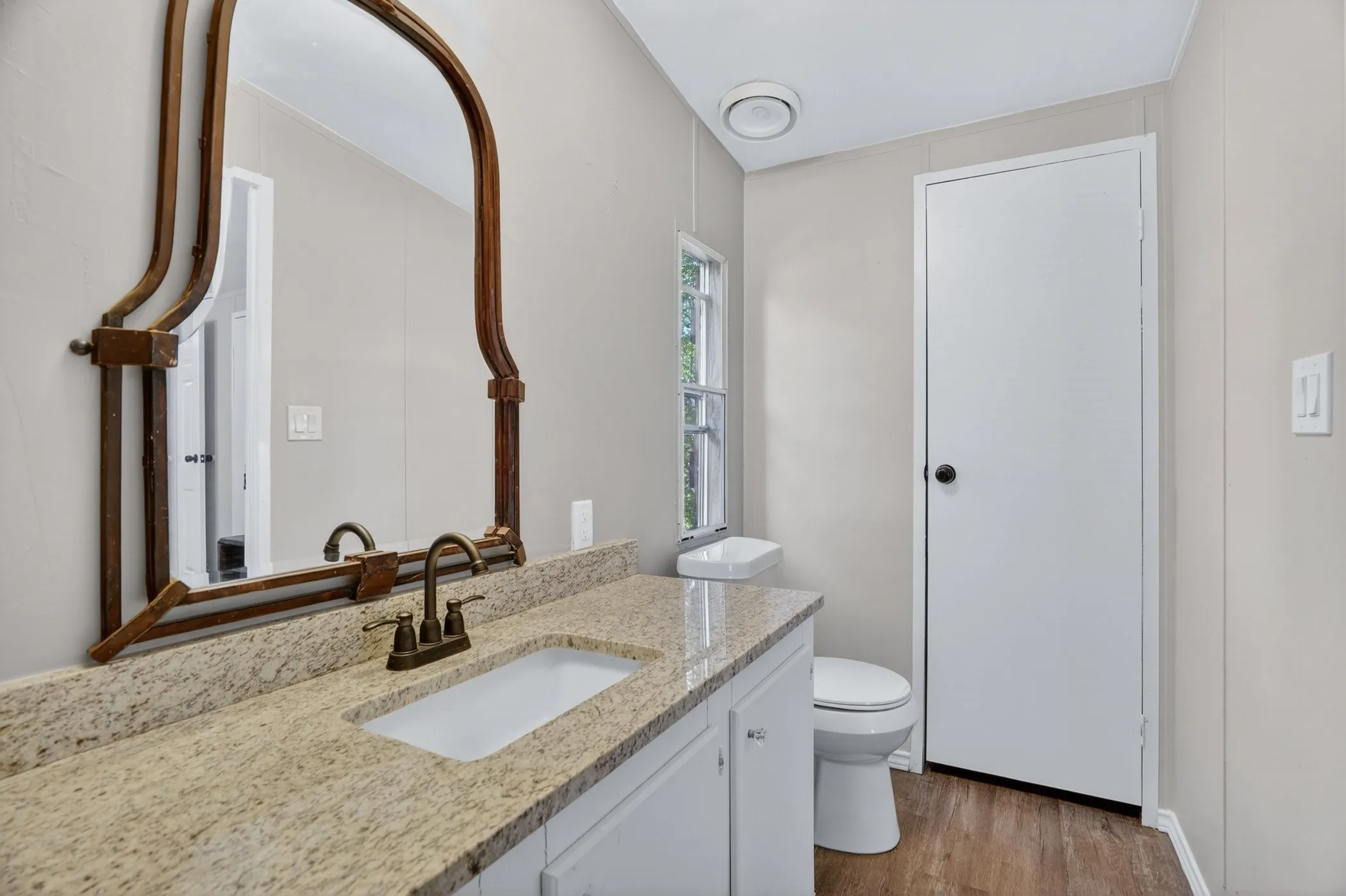 Mobile Home For Sale in Hood County , 7601 River Run, Granbury, Texas 76049, 2 Bedroom, 2 Bathroom, Garage spaces, 896 Sqft, built in 1995, mls#21276334, Real Estate Agent in Granbury, Homes For Sale in Hood county, Homes For Sale in Granbury, Realtor in Granbury Texas, Real Estate Brokerage Independent Realty Texas, Luminita Cordes Realtor