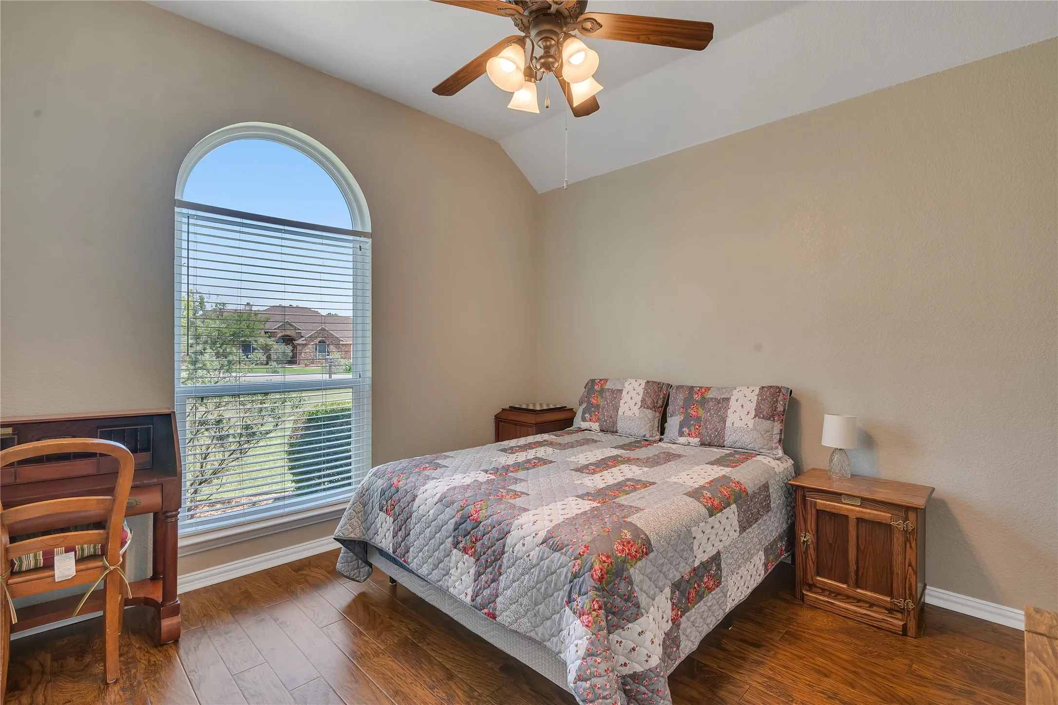 Single Family Residence For Sale in Parker County , 109 Falcons Eye Court, Weatherford, Texas 76087, 3 Bedroom, 2 Bathroom, 2 Garage spaces, 2,059 Sqft, built in 2006, mls#21270222, Real Estate Agent in Weatherford, Homes For Sale in Parker county, Homes For Sale in Weatherford, Realtor in Weatherford Texas, Real Estate Brokerage Independent Realty Texas, Luminita Cordes Realtor