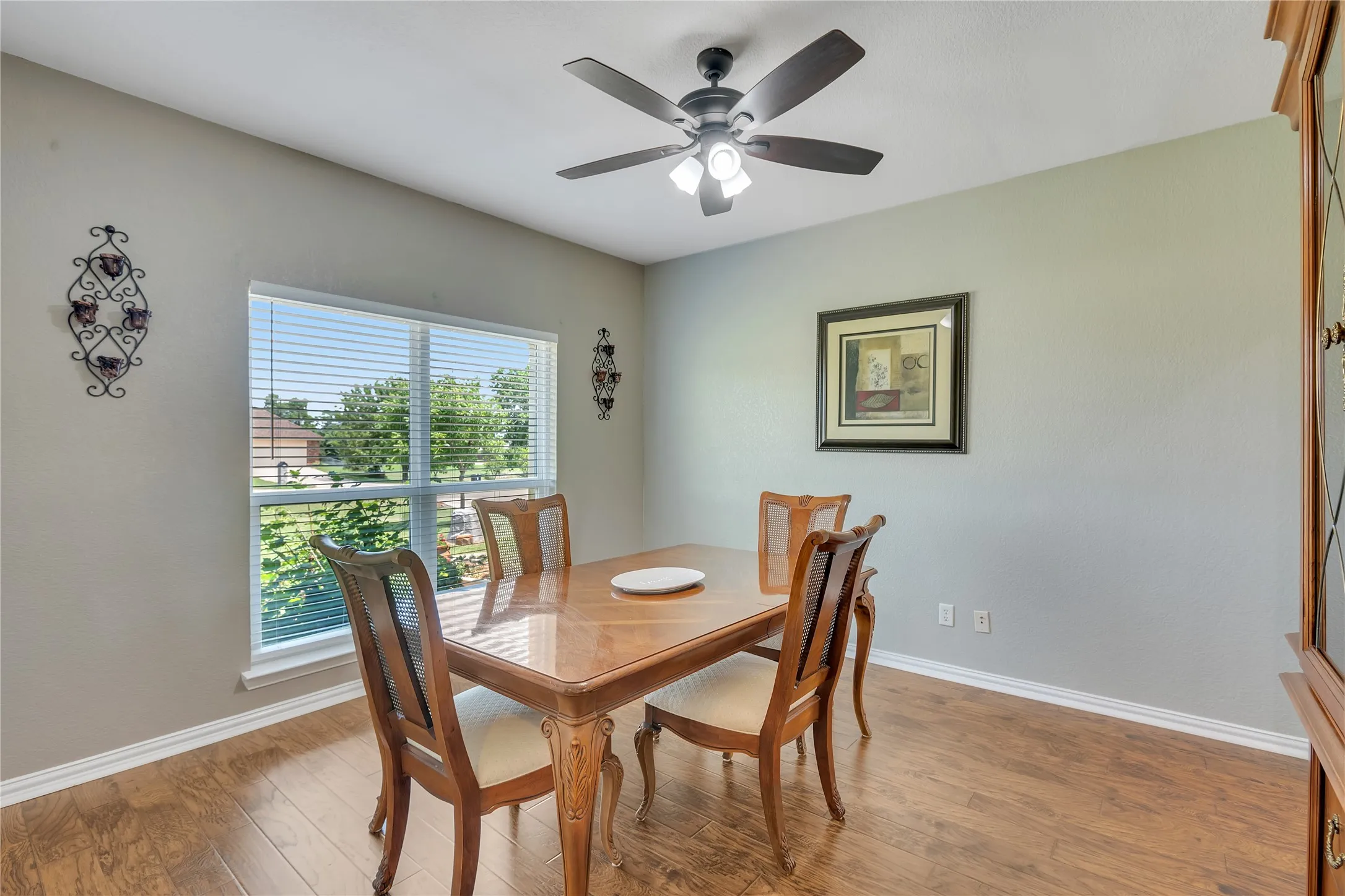 Single Family Residence For Sale in Parker County , 109 Falcons Eye Court, Weatherford, Texas 76087, 3 Bedroom, 2 Bathroom, 2 Garage spaces, 2,059 Sqft, built in 2006, mls#21270222, Real Estate Agent in Weatherford, Homes For Sale in Parker county, Homes For Sale in Weatherford, Realtor in Weatherford Texas, Real Estate Brokerage Independent Realty Texas, Luminita Cordes Realtor