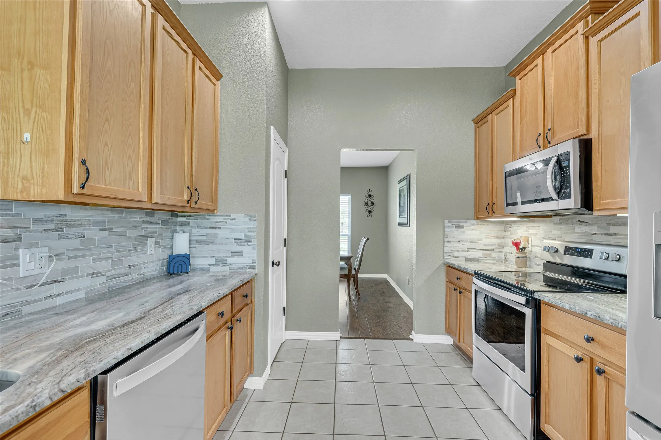 Single Family Residence For Sale in Parker County , 109 Falcons Eye Court, Weatherford, Texas 76087, 3 Bedroom, 2 Bathroom, 2 Garage spaces, 2,059 Sqft, built in 2006, mls#21270222, Real Estate Agent in Weatherford, Homes For Sale in Parker county, Homes For Sale in Weatherford, Realtor in Weatherford Texas, Real Estate Brokerage Independent Realty Texas, Luminita Cordes Realtor
