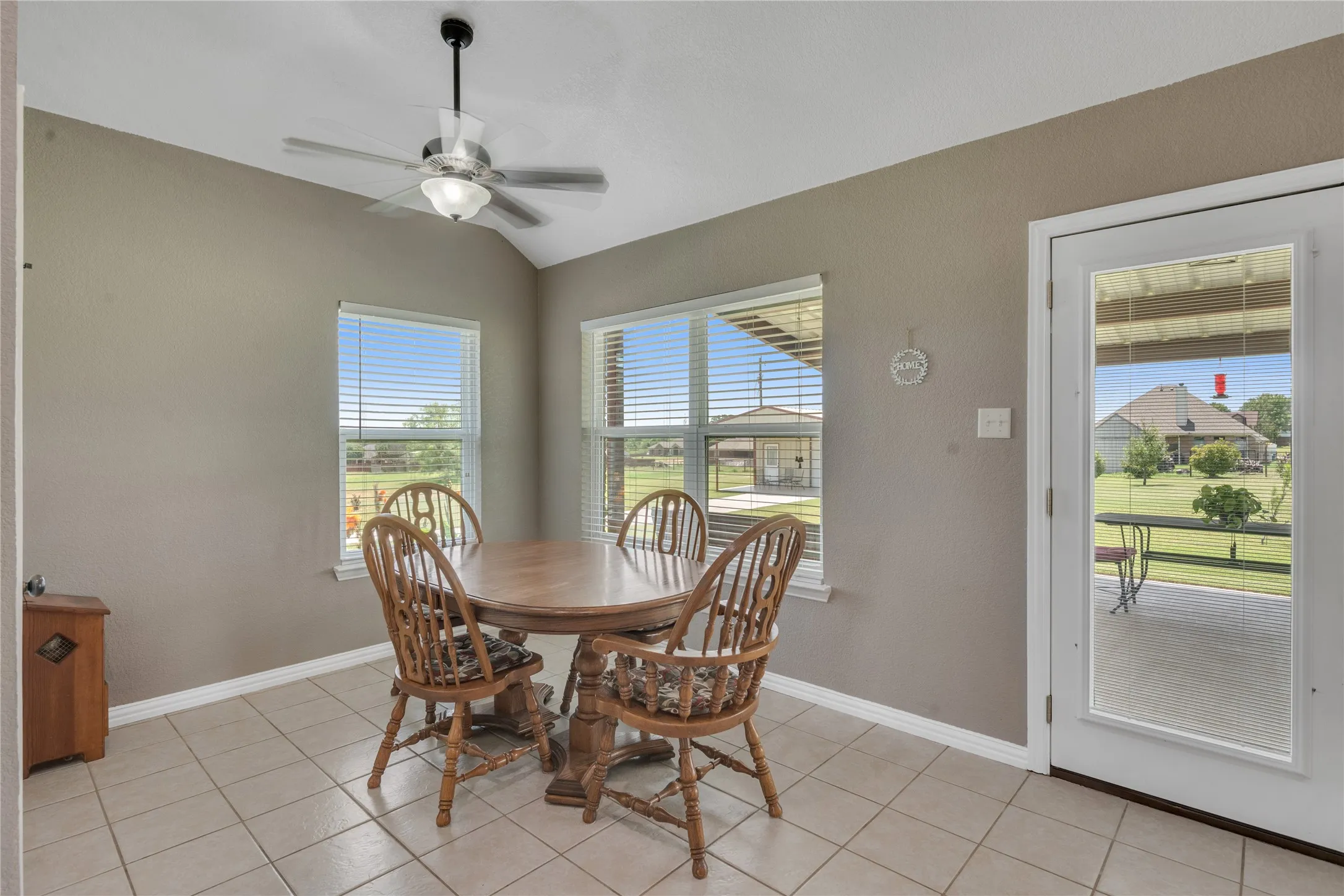 Single Family Residence For Sale in Parker County , 109 Falcons Eye Court, Weatherford, Texas 76087, 3 Bedroom, 2 Bathroom, 2 Garage spaces, 2,059 Sqft, built in 2006, mls#21270222, Real Estate Agent in Weatherford, Homes For Sale in Parker county, Homes For Sale in Weatherford, Realtor in Weatherford Texas, Real Estate Brokerage Independent Realty Texas, Luminita Cordes Realtor