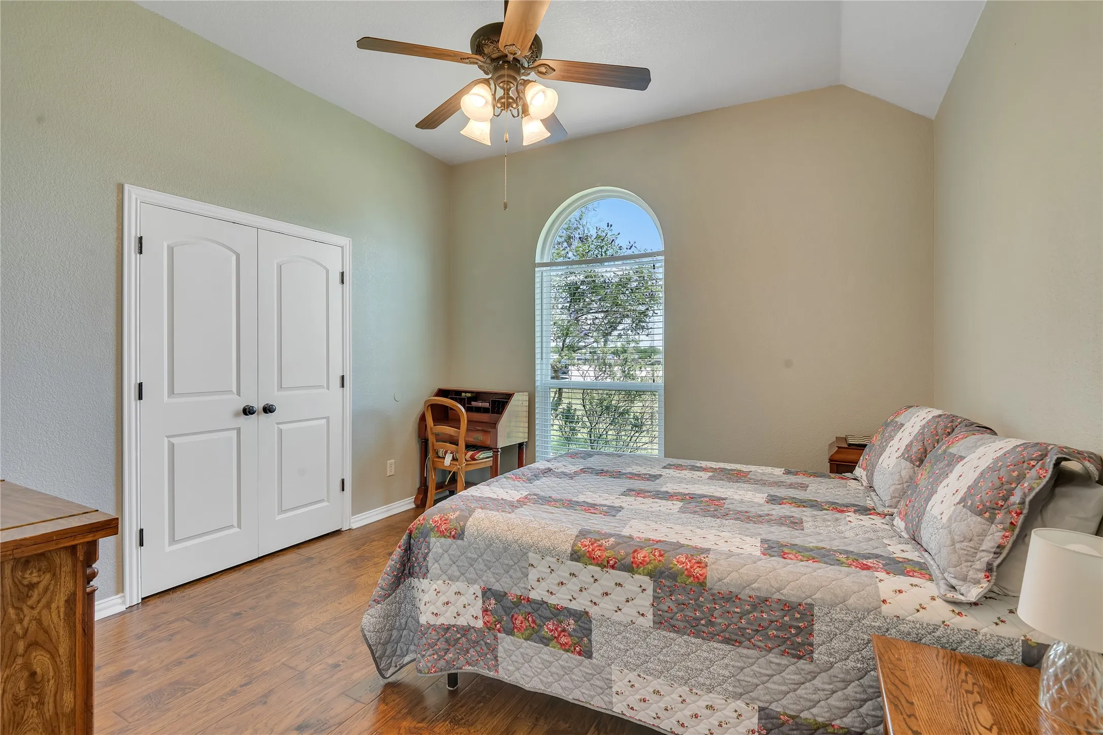 Single Family Residence For Sale in Parker County , 109 Falcons Eye Court, Weatherford, Texas 76087, 3 Bedroom, 2 Bathroom, 2 Garage spaces, 2,059 Sqft, built in 2006, mls#21270222, Real Estate Agent in Weatherford, Homes For Sale in Parker county, Homes For Sale in Weatherford, Realtor in Weatherford Texas, Real Estate Brokerage Independent Realty Texas, Luminita Cordes Realtor