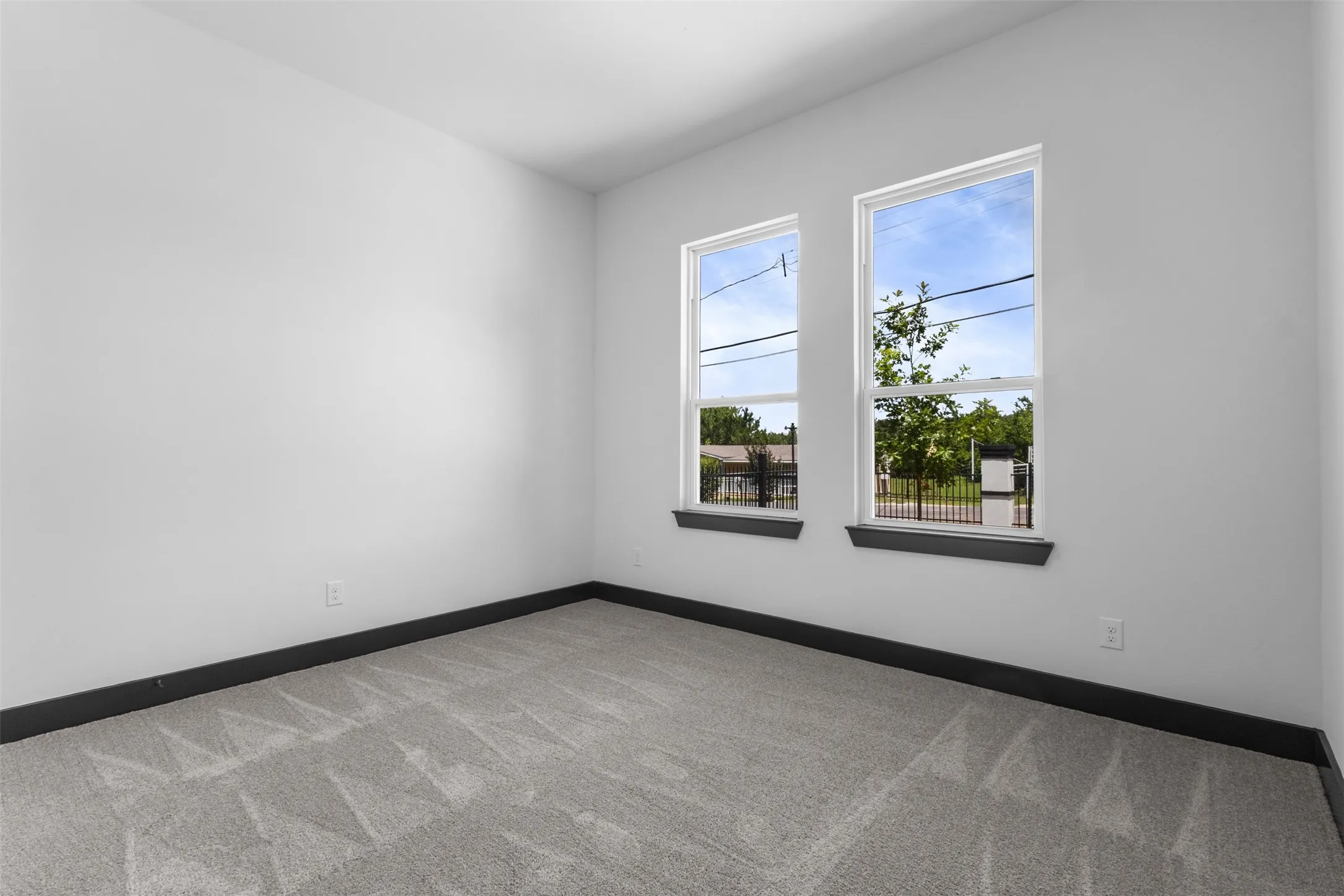 Single Family Residence For Sale in Dallas County , 613 N Dwight Avenue, Dallas, Texas 75211, 4 Bedroom, 2 Bathroom, 2 Garage spaces, 1,894 Sqft, built in 2026, mls#21289646, Real Estate Agent in Dallas, Homes For Sale in Dallas county, Homes For Sale in Dallas, Realtor in Dallas Texas, Real Estate Brokerage Independent Realty Texas, Luminita Cordes Realtor