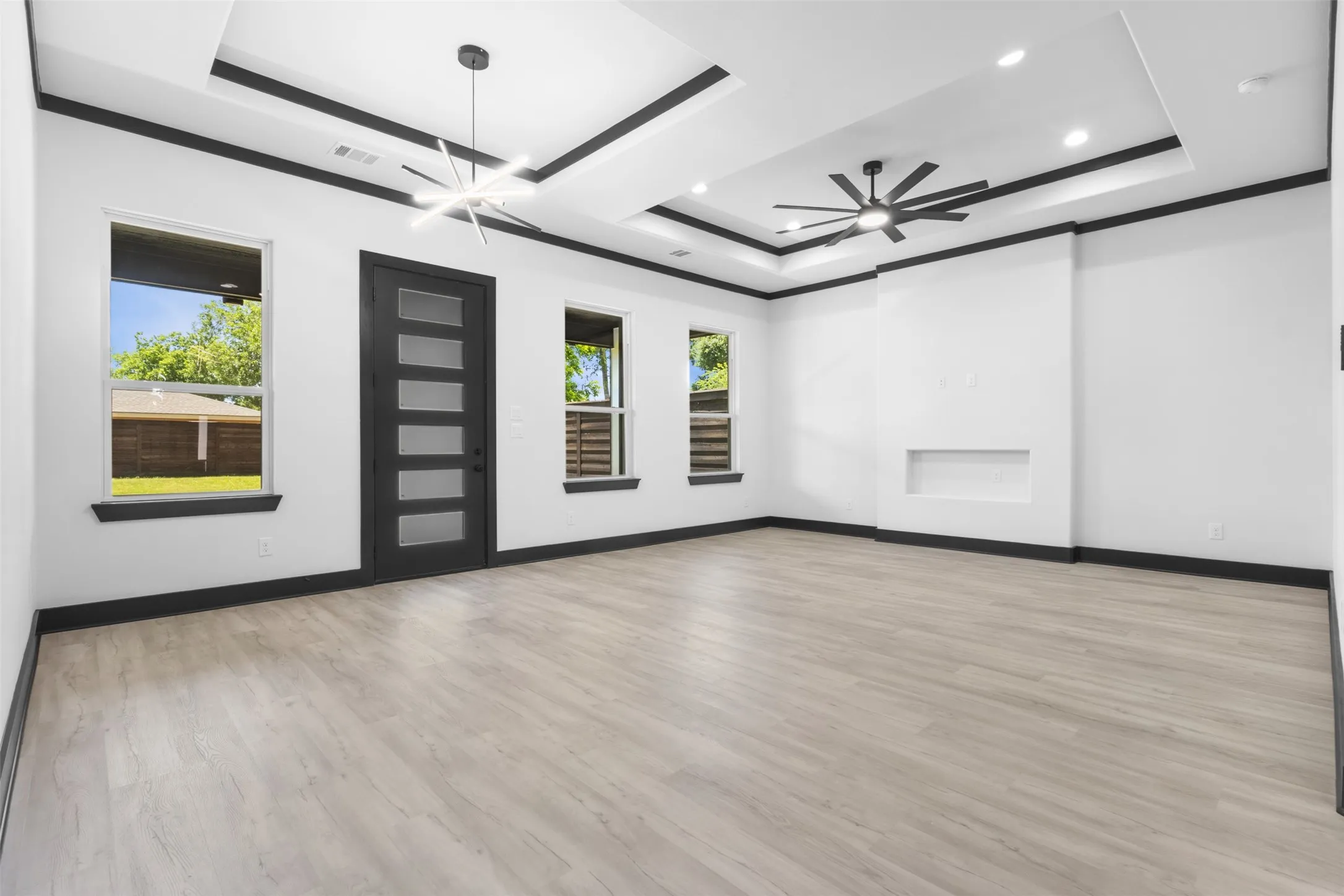 Single Family Residence For Sale in Dallas County , 613 N Dwight Avenue, Dallas, Texas 75211, 4 Bedroom, 2 Bathroom, 2 Garage spaces, 1,894 Sqft, built in 2026, mls#21289646, Real Estate Agent in Dallas, Homes For Sale in Dallas county, Homes For Sale in Dallas, Realtor in Dallas Texas, Real Estate Brokerage Independent Realty Texas, Luminita Cordes Realtor