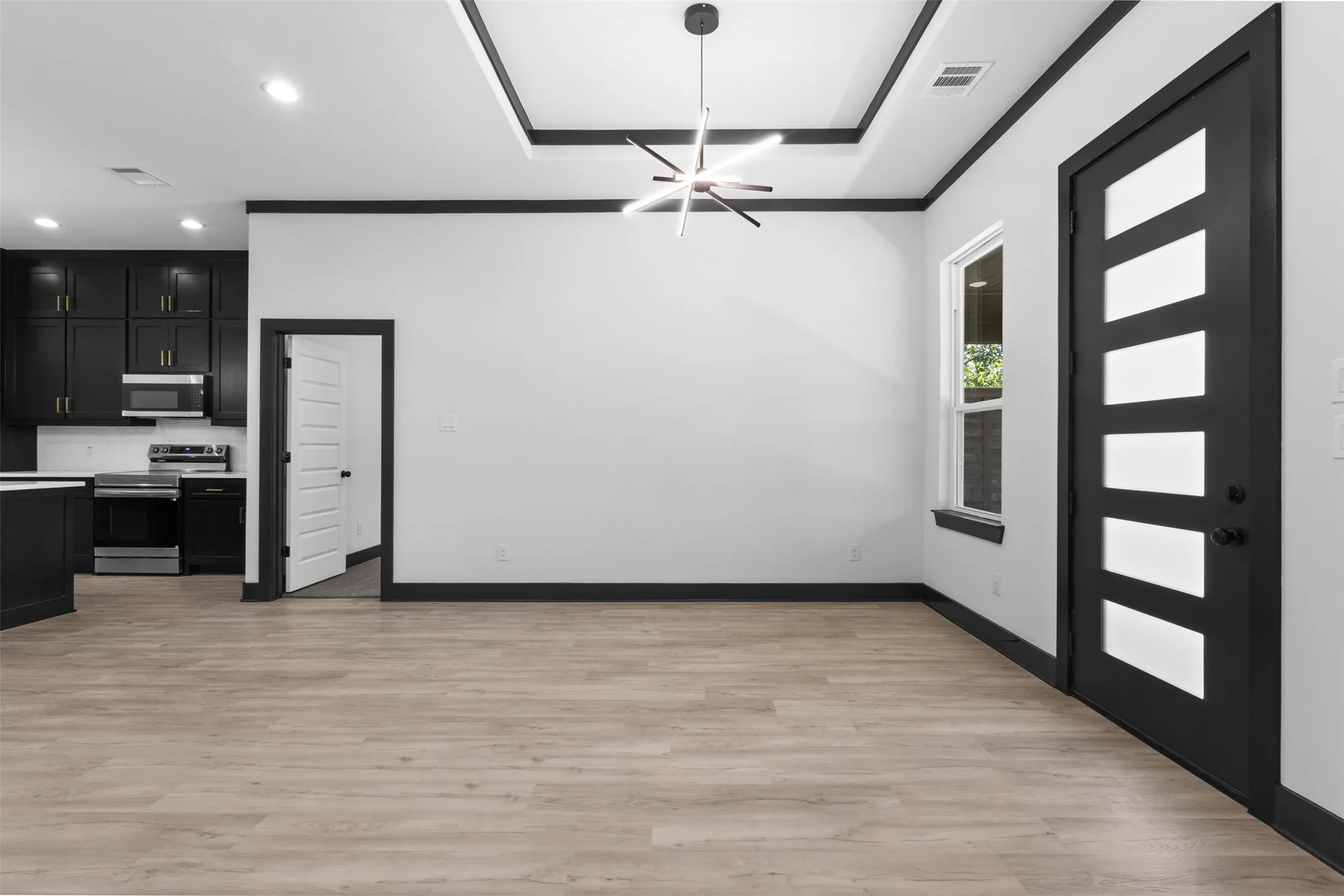 Single Family Residence For Sale in Dallas County , 613 N Dwight Avenue, Dallas, Texas 75211, 4 Bedroom, 2 Bathroom, 2 Garage spaces, 1,894 Sqft, built in 2026, mls#21289646, Real Estate Agent in Dallas, Homes For Sale in Dallas county, Homes For Sale in Dallas, Realtor in Dallas Texas, Real Estate Brokerage Independent Realty Texas, Luminita Cordes Realtor