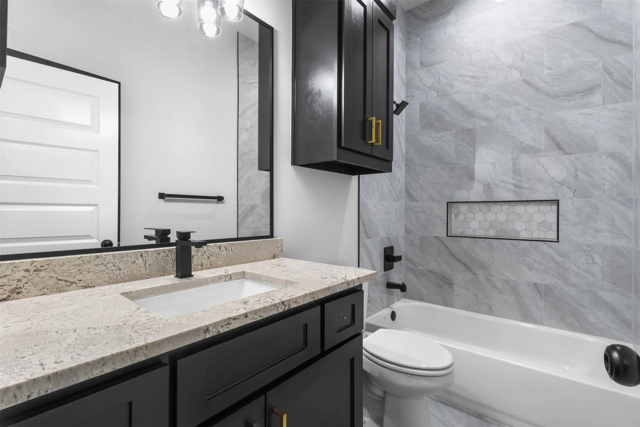 Single Family Residence For Sale in Dallas County , 613 N Dwight Avenue, Dallas, Texas 75211, 4 Bedroom, 2 Bathroom, 2 Garage spaces, 1,894 Sqft, built in 2026, mls#21289646, Real Estate Agent in Dallas, Homes For Sale in Dallas county, Homes For Sale in Dallas, Realtor in Dallas Texas, Real Estate Brokerage Independent Realty Texas, Luminita Cordes Realtor