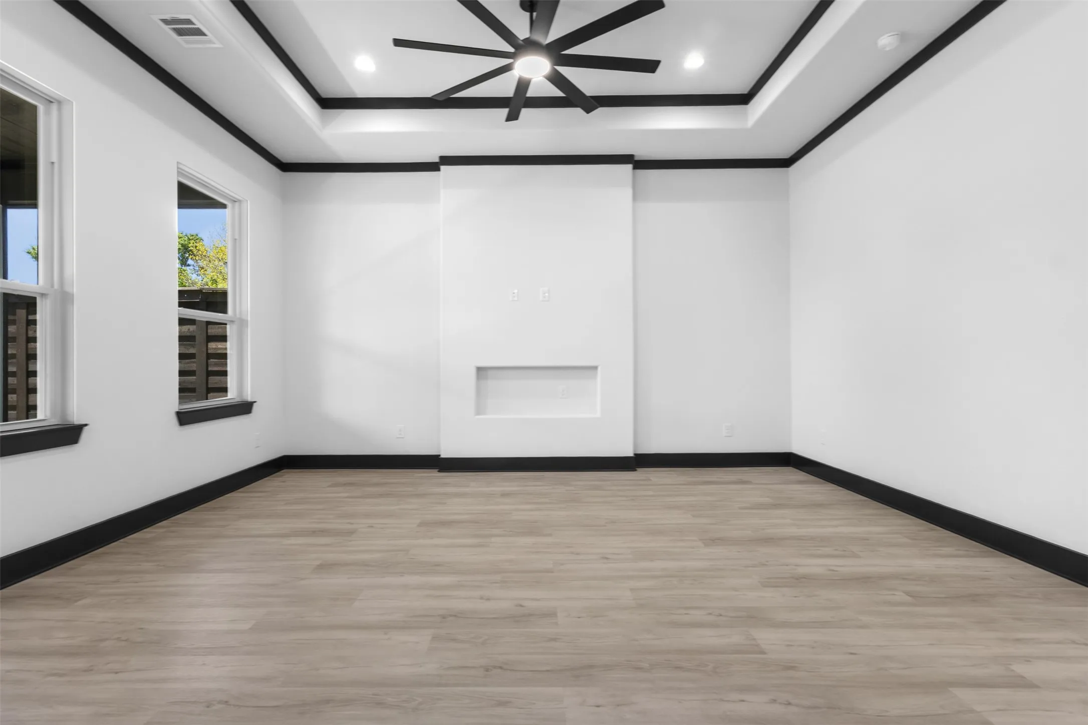 Single Family Residence For Sale in Dallas County , 613 N Dwight Avenue, Dallas, Texas 75211, 4 Bedroom, 2 Bathroom, 2 Garage spaces, 1,894 Sqft, built in 2026, mls#21289646, Real Estate Agent in Dallas, Homes For Sale in Dallas county, Homes For Sale in Dallas, Realtor in Dallas Texas, Real Estate Brokerage Independent Realty Texas, Luminita Cordes Realtor