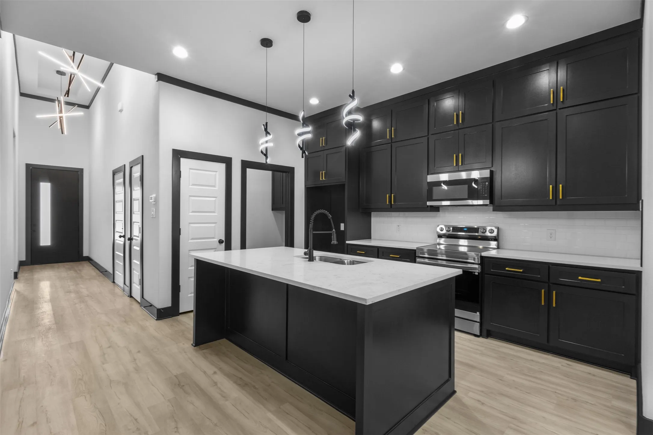 Single Family Residence For Sale in Dallas County , 613 N Dwight Avenue, Dallas, Texas 75211, 4 Bedroom, 2 Bathroom, 2 Garage spaces, 1,894 Sqft, built in 2026, mls#21289646, Real Estate Agent in Dallas, Homes For Sale in Dallas county, Homes For Sale in Dallas, Realtor in Dallas Texas, Real Estate Brokerage Independent Realty Texas, Luminita Cordes Realtor