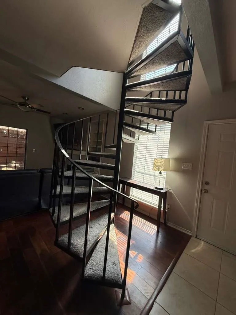 Condominium For Rent in Dallas County , 5100 Verde Valley Lane 137, Dallas, Texas 75254, 2 Bedroom, 3 Bathroom, Garage spaces, 1,510 Sqft, built in 1982, Price $2,400, mls#21290149, Real Estate Agent in Dallas, Homes For Rent in Dallas county, Homes For Rent in Dallas, Realtor in Dallas Texas, Real Estate Brokerage Independent Realty Texas, Luminita Cordes Realtor