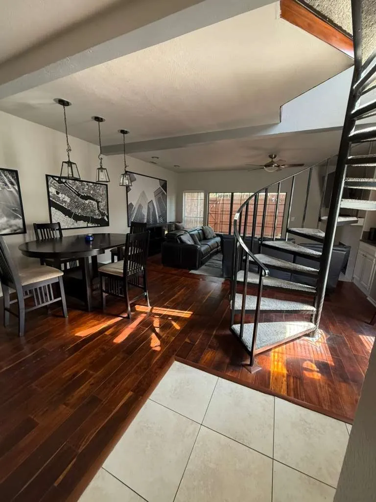 Condominium For Rent in Dallas County , 5100 Verde Valley Lane 137, Dallas, Texas 75254, 2 Bedroom, 3 Bathroom, Garage spaces, 1,510 Sqft, built in 1982, Price $2,400, mls#21290149, Real Estate Agent in Dallas, Homes For Rent in Dallas county, Homes For Rent in Dallas, Realtor in Dallas Texas, Real Estate Brokerage Independent Realty Texas, Luminita Cordes Realtor