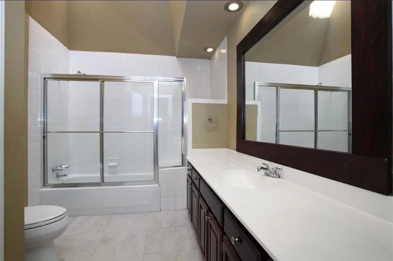 Condominium For Rent in Dallas County , 5100 Verde Valley Lane 137, Dallas, Texas 75254, 2 Bedroom, 3 Bathroom, Garage spaces, 1,510 Sqft, built in 1982, Price $2,400, mls#21290149, Real Estate Agent in Dallas, Homes For Rent in Dallas county, Homes For Rent in Dallas, Realtor in Dallas Texas, Real Estate Brokerage Independent Realty Texas, Luminita Cordes Realtor