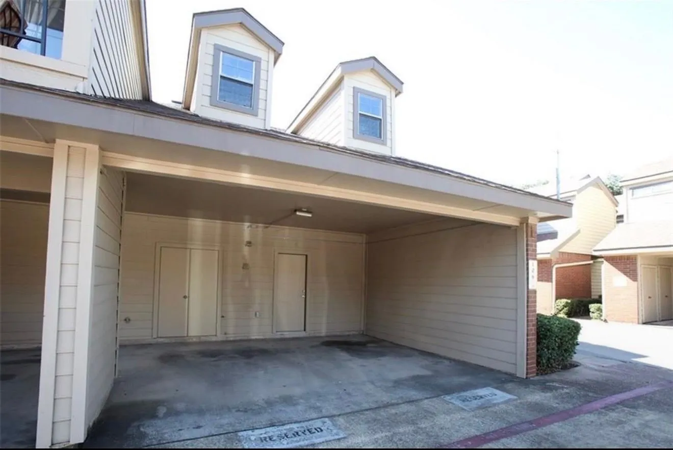 Condominium For Rent in Dallas County , 5100 Verde Valley Lane 137, Dallas, Texas 75254, 2 Bedroom, 3 Bathroom, Garage spaces, 1,510 Sqft, built in 1982, Price $2,400, mls#21290149, Real Estate Agent in Dallas, Homes For Rent in Dallas county, Homes For Rent in Dallas, Realtor in Dallas Texas, Real Estate Brokerage Independent Realty Texas, Luminita Cordes Realtor