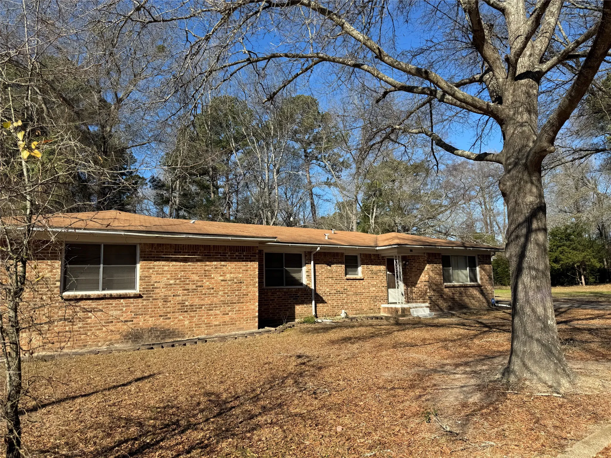 Single Family Residence For Sale in Wood County , 259 Lone Oak Drive, Hawkins, Texas 75765, 4 Bedroom, 2 Bathroom, 2 Garage spaces, 2,020 Sqft, built in 1970, mls#21290225, Real Estate Agent in Hawkins, Homes For Sale in Wood county, Homes For Sale in Hawkins, Realtor in Hawkins Texas, Real Estate Brokerage Independent Realty Texas, Luminita Cordes Realtor