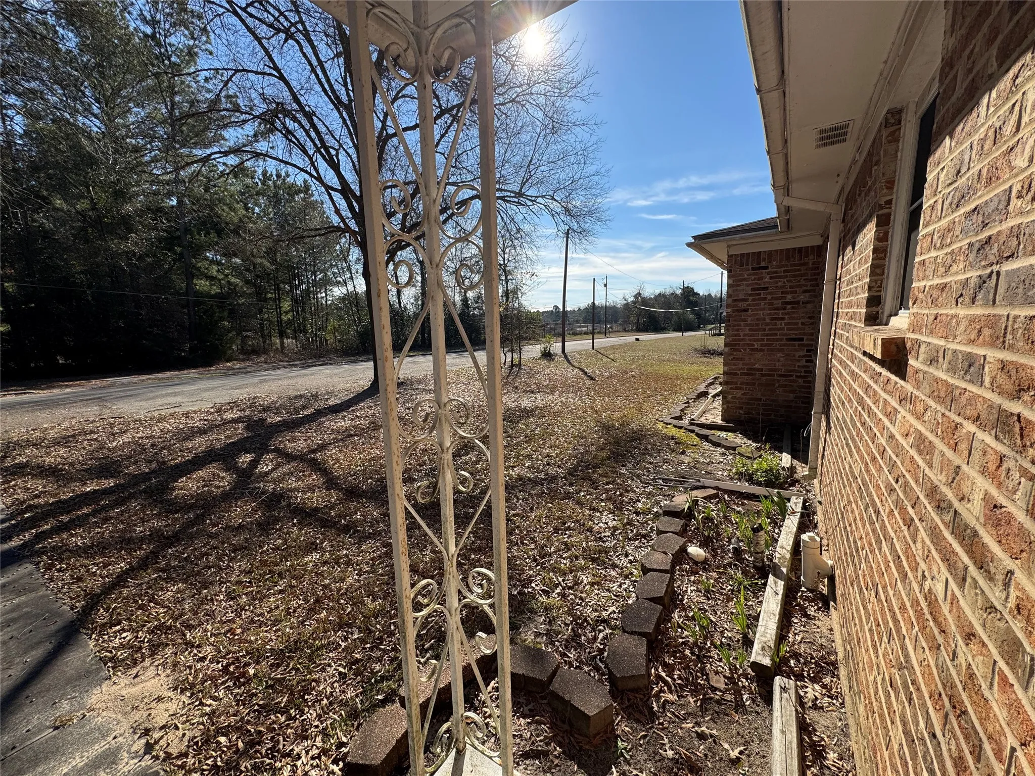 Single Family Residence For Sale in Wood County , 259 Lone Oak Drive, Hawkins, Texas 75765, 4 Bedroom, 2 Bathroom, 2 Garage spaces, 2,020 Sqft, built in 1970, mls#21290225, Real Estate Agent in Hawkins, Homes For Sale in Wood county, Homes For Sale in Hawkins, Realtor in Hawkins Texas, Real Estate Brokerage Independent Realty Texas, Luminita Cordes Realtor