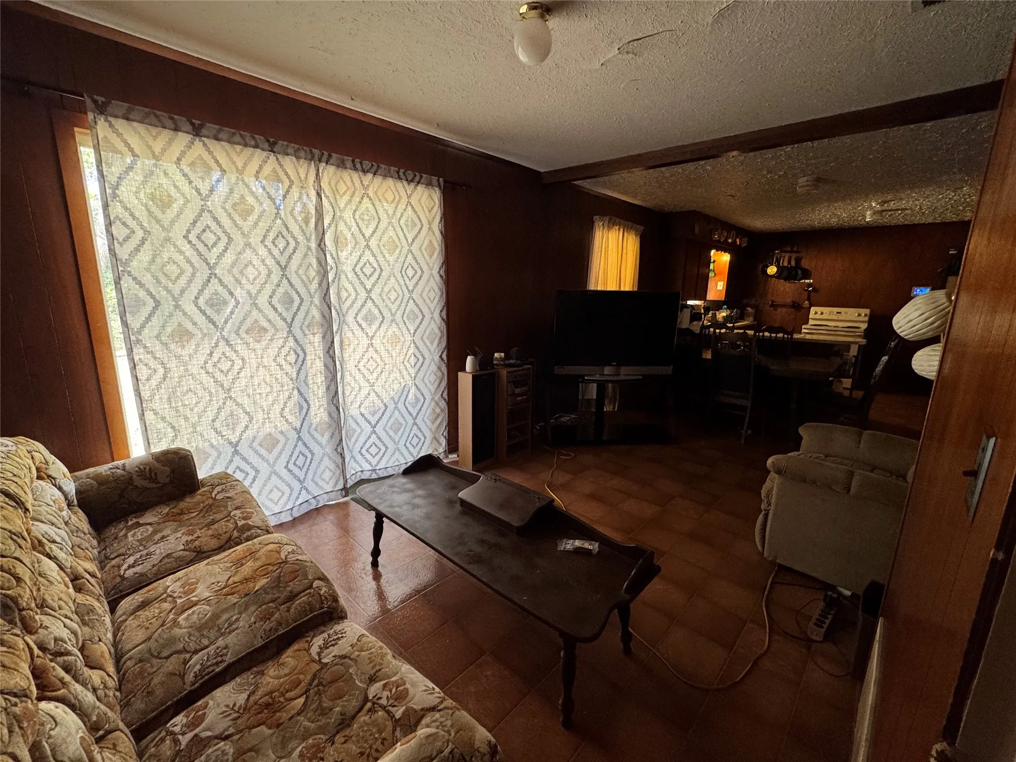 Single Family Residence For Sale in Wood County , 259 Lone Oak Drive, Hawkins, Texas 75765, 4 Bedroom, 2 Bathroom, 2 Garage spaces, 2,020 Sqft, built in 1970, mls#21290225, Real Estate Agent in Hawkins, Homes For Sale in Wood county, Homes For Sale in Hawkins, Realtor in Hawkins Texas, Real Estate Brokerage Independent Realty Texas, Luminita Cordes Realtor