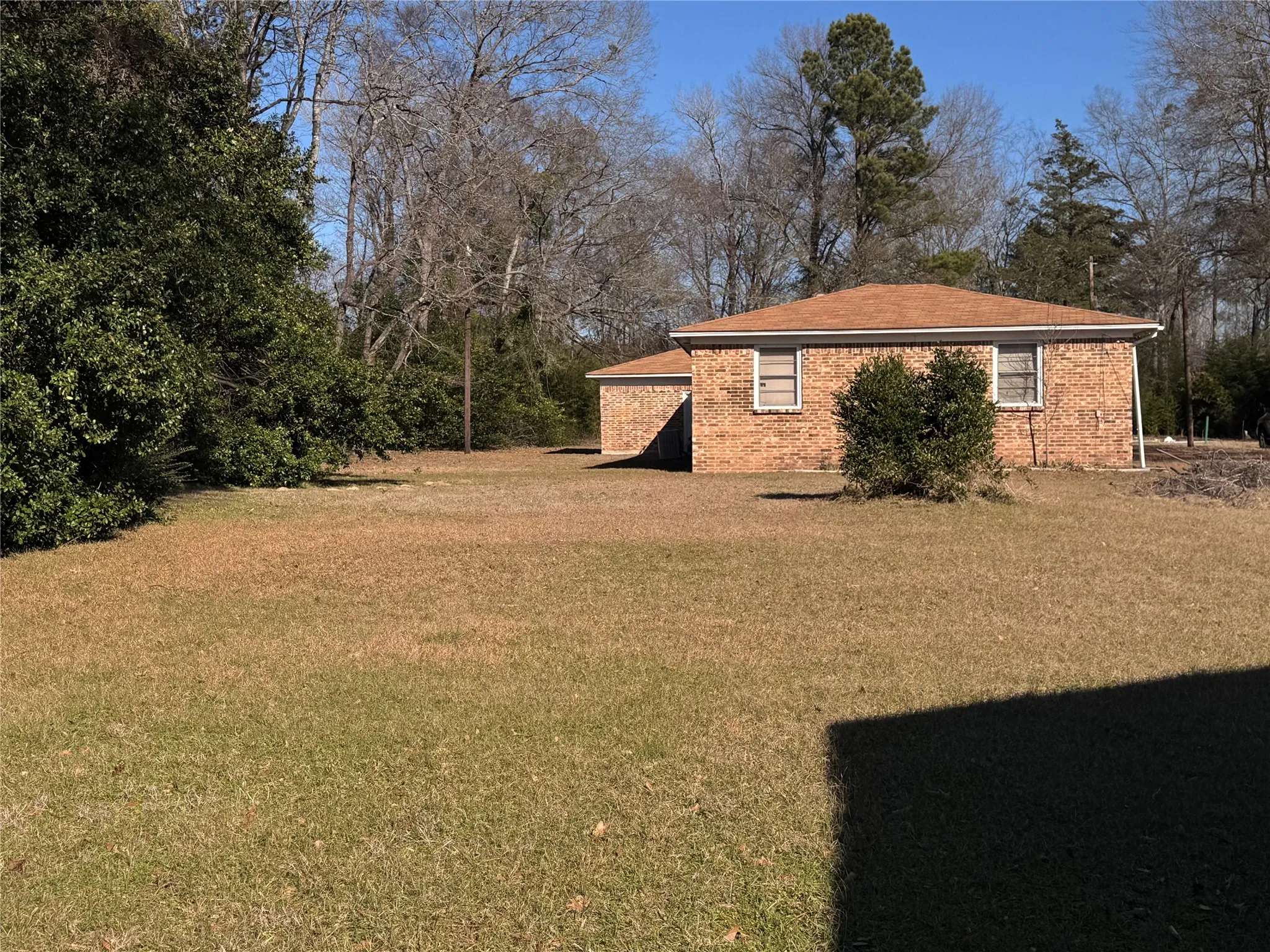 Single Family Residence For Sale in Wood County , 259 Lone Oak Drive, Hawkins, Texas 75765, 4 Bedroom, 2 Bathroom, 2 Garage spaces, 2,020 Sqft, built in 1970, mls#21290225, Real Estate Agent in Hawkins, Homes For Sale in Wood county, Homes For Sale in Hawkins, Realtor in Hawkins Texas, Real Estate Brokerage Independent Realty Texas, Luminita Cordes Realtor