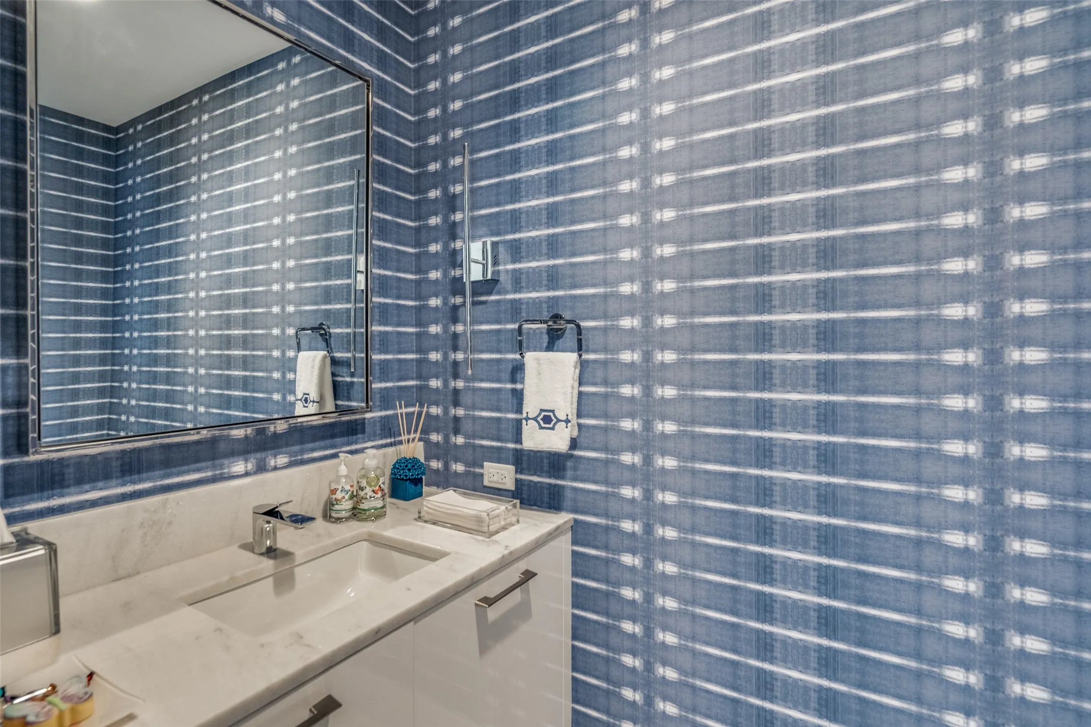 Condominium For Sale in Collin County , 7901 Windrose Avenue 504, Plano, Texas 75024, 3 Bedroom, 4 Bathroom, 2 Garage spaces, 2,589 Sqft, built in 2019, mls#21289376, Real Estate Agent in Plano, Homes For Sale in Collin county, Homes For Sale in Plano, Realtor in Plano Texas, Real Estate Brokerage Independent Realty Texas, Luminita Cordes Realtor