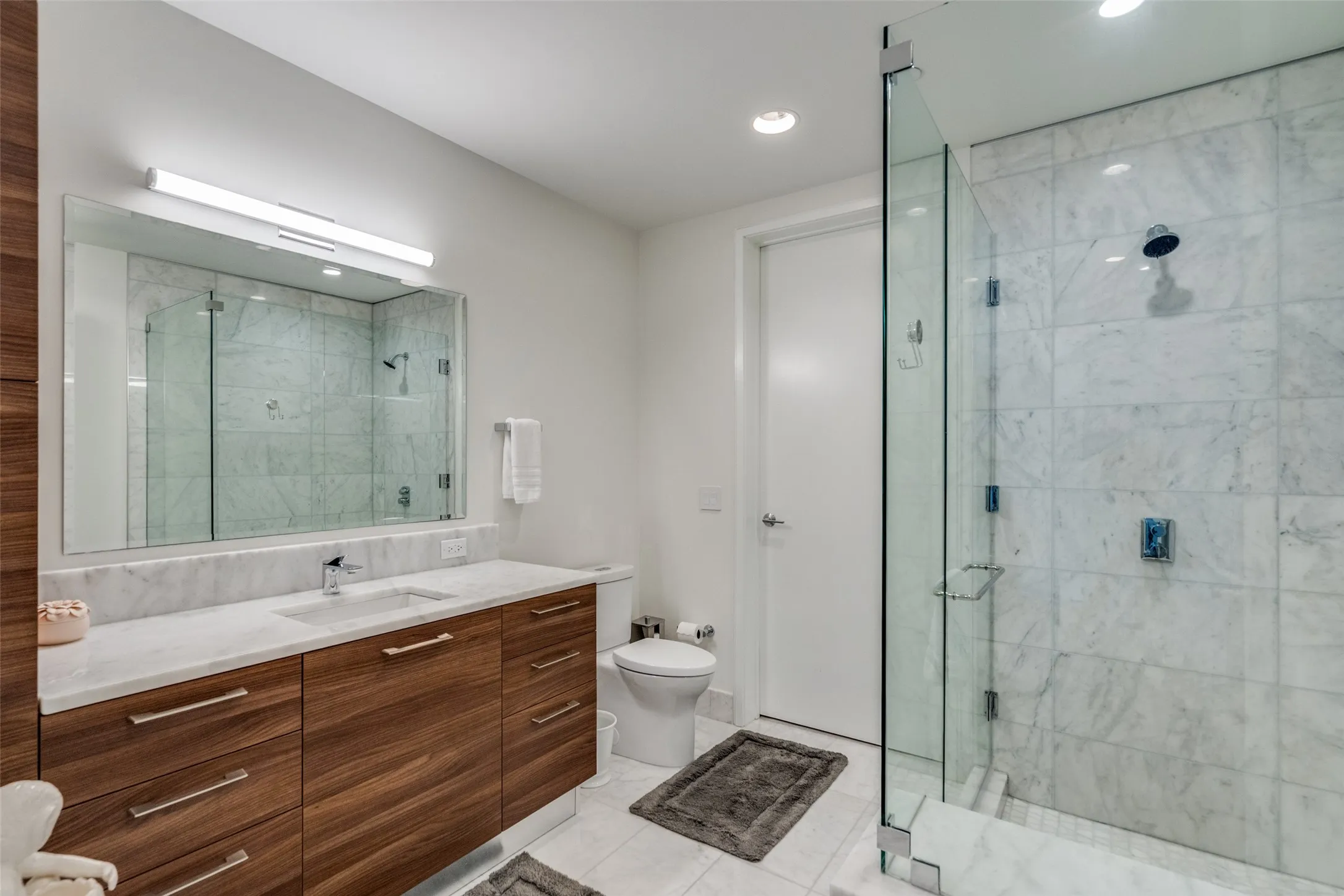 Condominium For Sale in Collin County , 7901 Windrose Avenue 504, Plano, Texas 75024, 3 Bedroom, 4 Bathroom, 2 Garage spaces, 2,589 Sqft, built in 2019, mls#21289376, Real Estate Agent in Plano, Homes For Sale in Collin county, Homes For Sale in Plano, Realtor in Plano Texas, Real Estate Brokerage Independent Realty Texas, Luminita Cordes Realtor