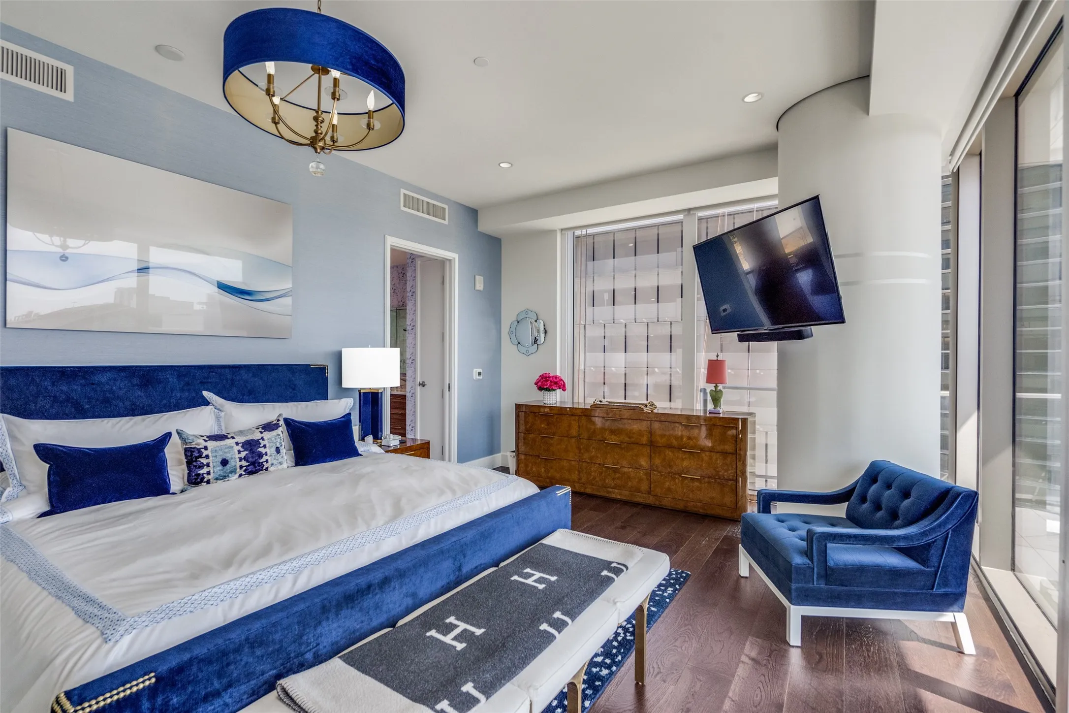 Condominium For Sale in Collin County , 7901 Windrose Avenue 504, Plano, Texas 75024, 3 Bedroom, 4 Bathroom, 2 Garage spaces, 2,589 Sqft, built in 2019, mls#21289376, Real Estate Agent in Plano, Homes For Sale in Collin county, Homes For Sale in Plano, Realtor in Plano Texas, Real Estate Brokerage Independent Realty Texas, Luminita Cordes Realtor
