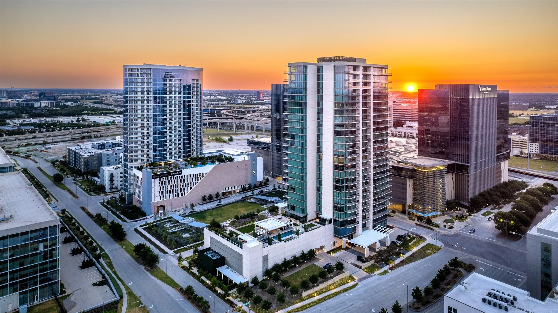 Condominium For Sale in Collin County , 7901 Windrose Avenue 504, Plano, Texas 75024, 3 Bedroom, 4 Bathroom, 2 Garage spaces, 2,589 Sqft, built in 2019, mls#21289376, Real Estate Agent in Plano, Homes For Sale in Collin county, Homes For Sale in Plano, Realtor in Plano Texas, Real Estate Brokerage Independent Realty Texas, Luminita Cordes Realtor