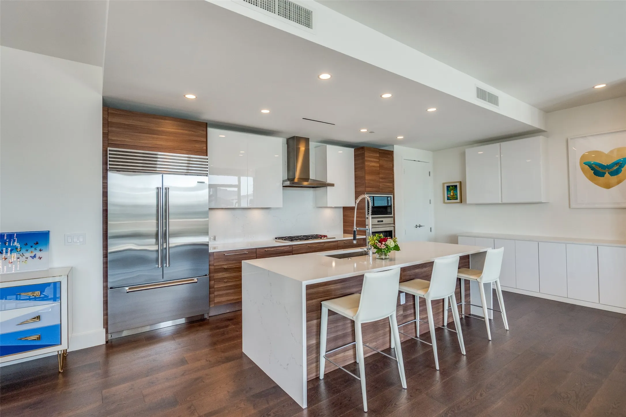 Condominium For Sale in Collin County , 7901 Windrose Avenue 504, Plano, Texas 75024, 3 Bedroom, 4 Bathroom, 2 Garage spaces, 2,589 Sqft, built in 2019, mls#21289376, Real Estate Agent in Plano, Homes For Sale in Collin county, Homes For Sale in Plano, Realtor in Plano Texas, Real Estate Brokerage Independent Realty Texas, Luminita Cordes Realtor