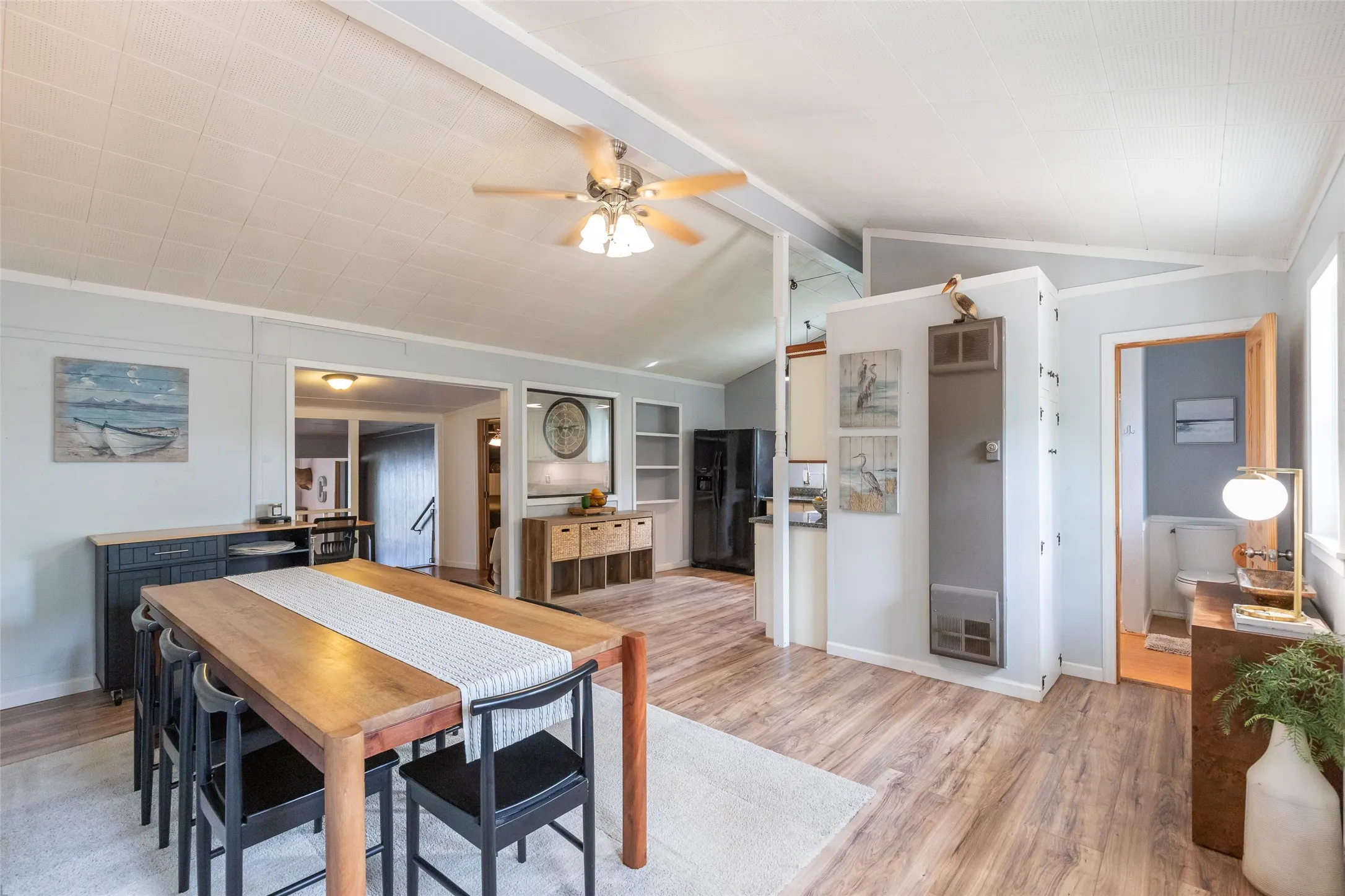 Single Family Residence For Sale in Jones County , 9732 Cove Road, Abilene, Texas 79601, 3 Bedroom, 2 Bathroom, Garage spaces, 1,759 Sqft, built in 1958, mls#21290012, Real Estate Agent in Abilene, Homes For Sale in Jones county, Homes For Sale in Abilene, Realtor in Abilene Texas, Real Estate Brokerage Independent Realty Texas, Luminita Cordes Realtor