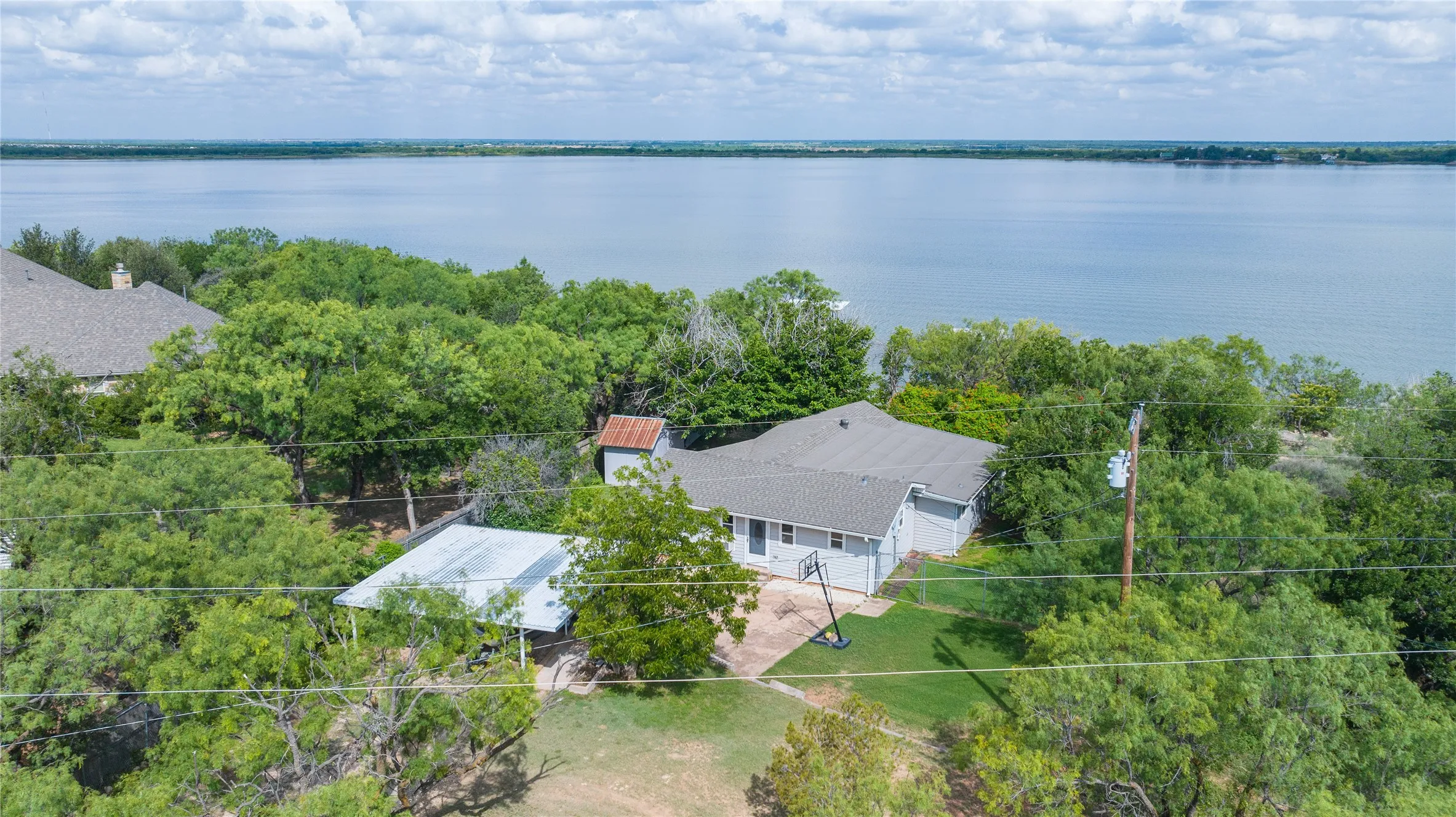 Single Family Residence For Sale in Jones County , 9732 Cove Road, Abilene, Texas 79601, 3 Bedroom, 2 Bathroom, Garage spaces, 1,759 Sqft, built in 1958, mls#21290012, Real Estate Agent in Abilene, Homes For Sale in Jones county, Homes For Sale in Abilene, Realtor in Abilene Texas, Real Estate Brokerage Independent Realty Texas, Luminita Cordes Realtor