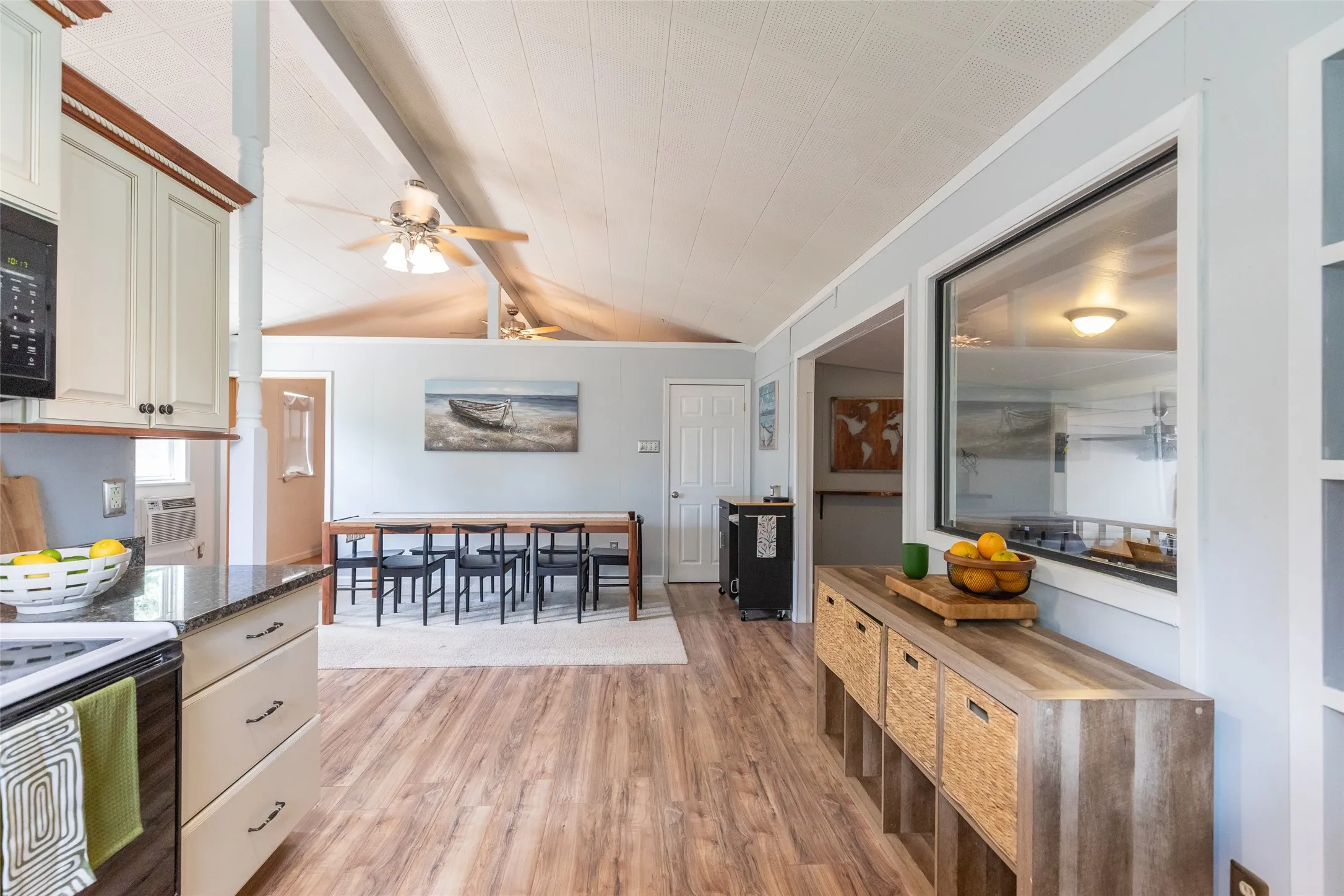 Single Family Residence For Sale in Jones County , 9732 Cove Road, Abilene, Texas 79601, 3 Bedroom, 2 Bathroom, Garage spaces, 1,759 Sqft, built in 1958, mls#21290012, Real Estate Agent in Abilene, Homes For Sale in Jones county, Homes For Sale in Abilene, Realtor in Abilene Texas, Real Estate Brokerage Independent Realty Texas, Luminita Cordes Realtor
