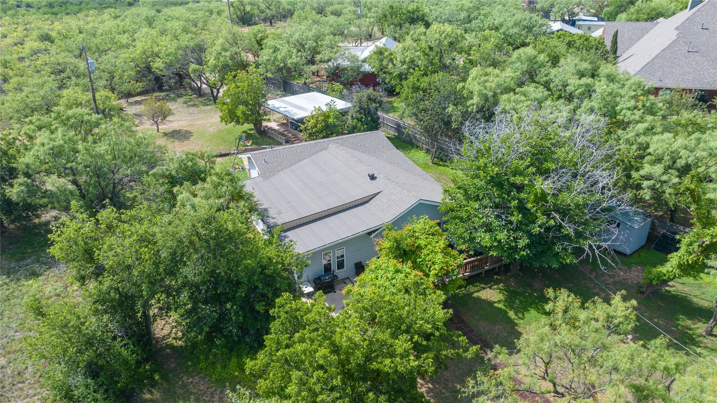 Single Family Residence For Sale in Jones County , 9732 Cove Road, Abilene, Texas 79601, 3 Bedroom, 2 Bathroom, Garage spaces, 1,759 Sqft, built in 1958, mls#21290012, Real Estate Agent in Abilene, Homes For Sale in Jones county, Homes For Sale in Abilene, Realtor in Abilene Texas, Real Estate Brokerage Independent Realty Texas, Luminita Cordes Realtor