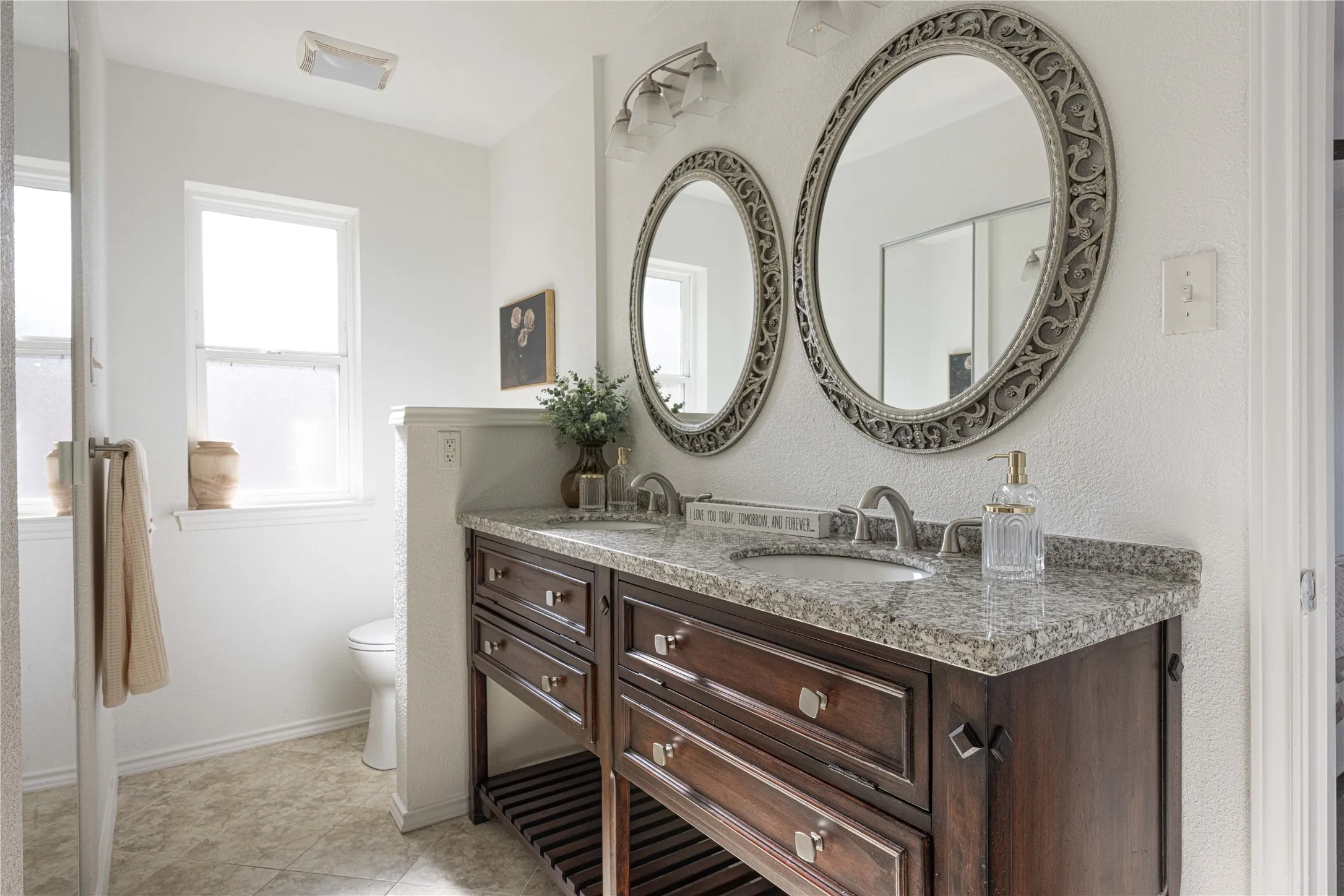 Single Family Residence For Rent in Denton County , 1734 Sterling Lane, Lewisville, Texas 75067, 3 Bedroom, 2 Bathroom, 2 Garage spaces, 1,670 Sqft, built in 1983, mls#21290218, Real Estate Agent in Lewisville, Homes For Rent in Denton county, Homes For Rent in Lewisville, Realtor in Lewisville Texas, Real Estate Brokerage Independent Realty Texas, Luminita Cordes Realtor