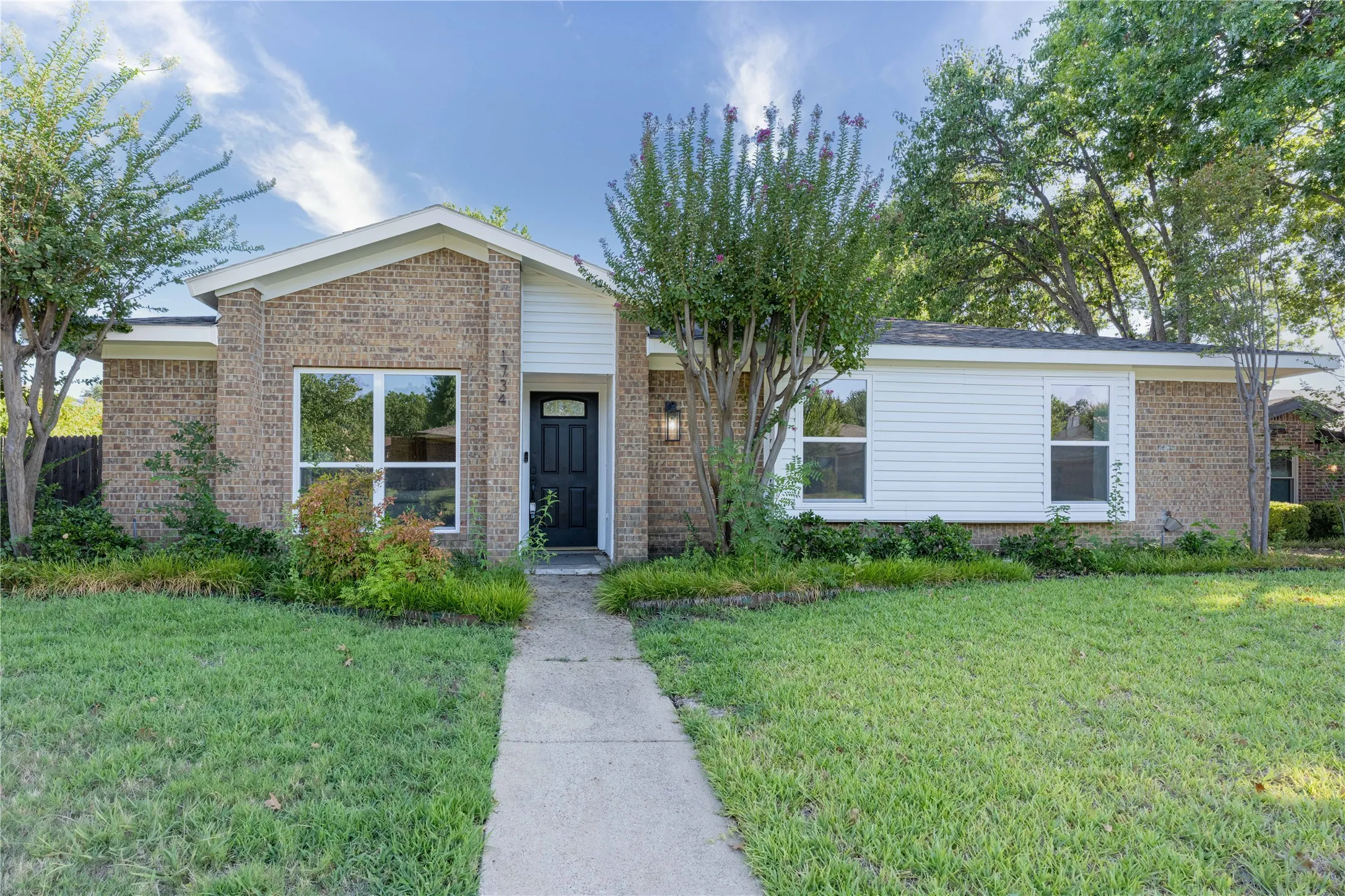 Single Family Residence For Rent in Denton County , 1734 Sterling Lane, Lewisville, Texas 75067, 3 Bedroom, 2 Bathroom, 2 Garage spaces, 1,670 Sqft, built in 1983, mls#21290218, Real Estate Agent in Lewisville, Homes For Rent in Denton county, Homes For Rent in Lewisville, Realtor in Lewisville Texas, Real Estate Brokerage Independent Realty Texas, Luminita Cordes Realtor